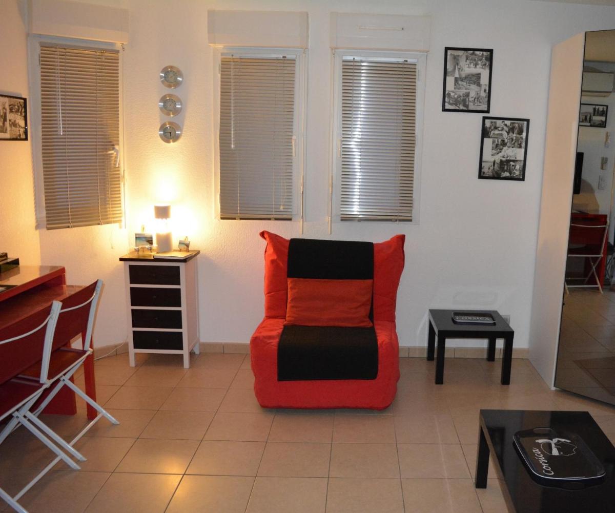 Studio Apartment photo 2