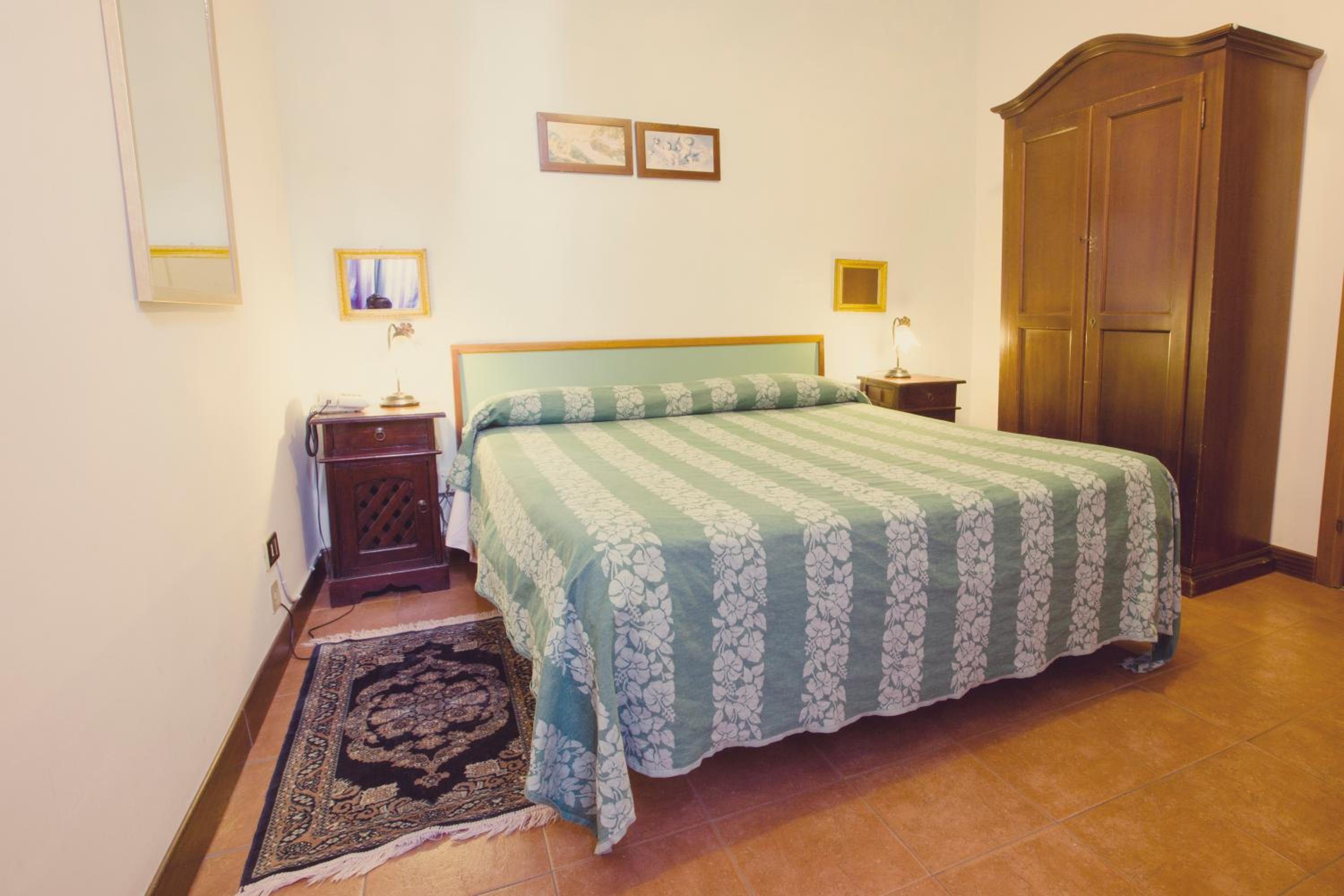 Double Room - Photo 2