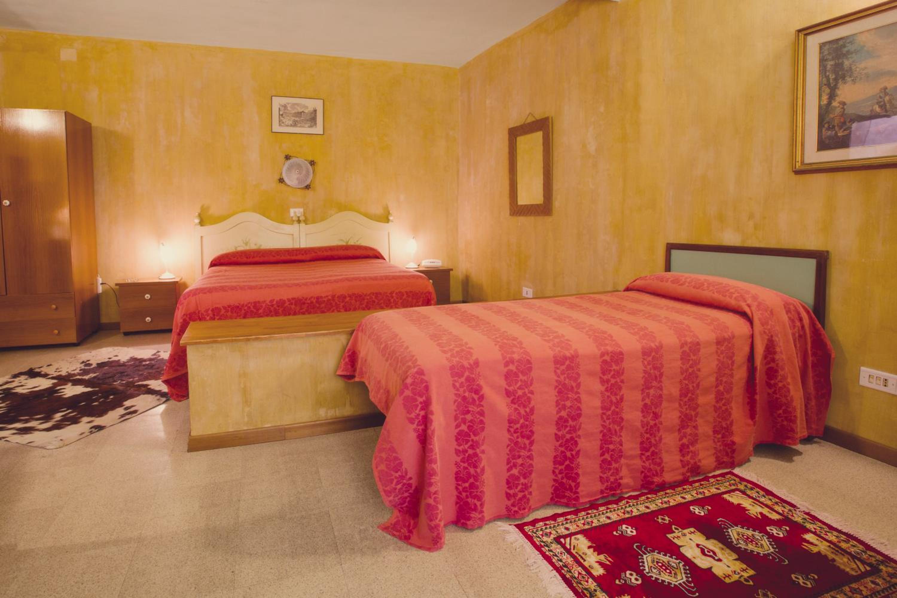 Standard Triple Room - Photo 3