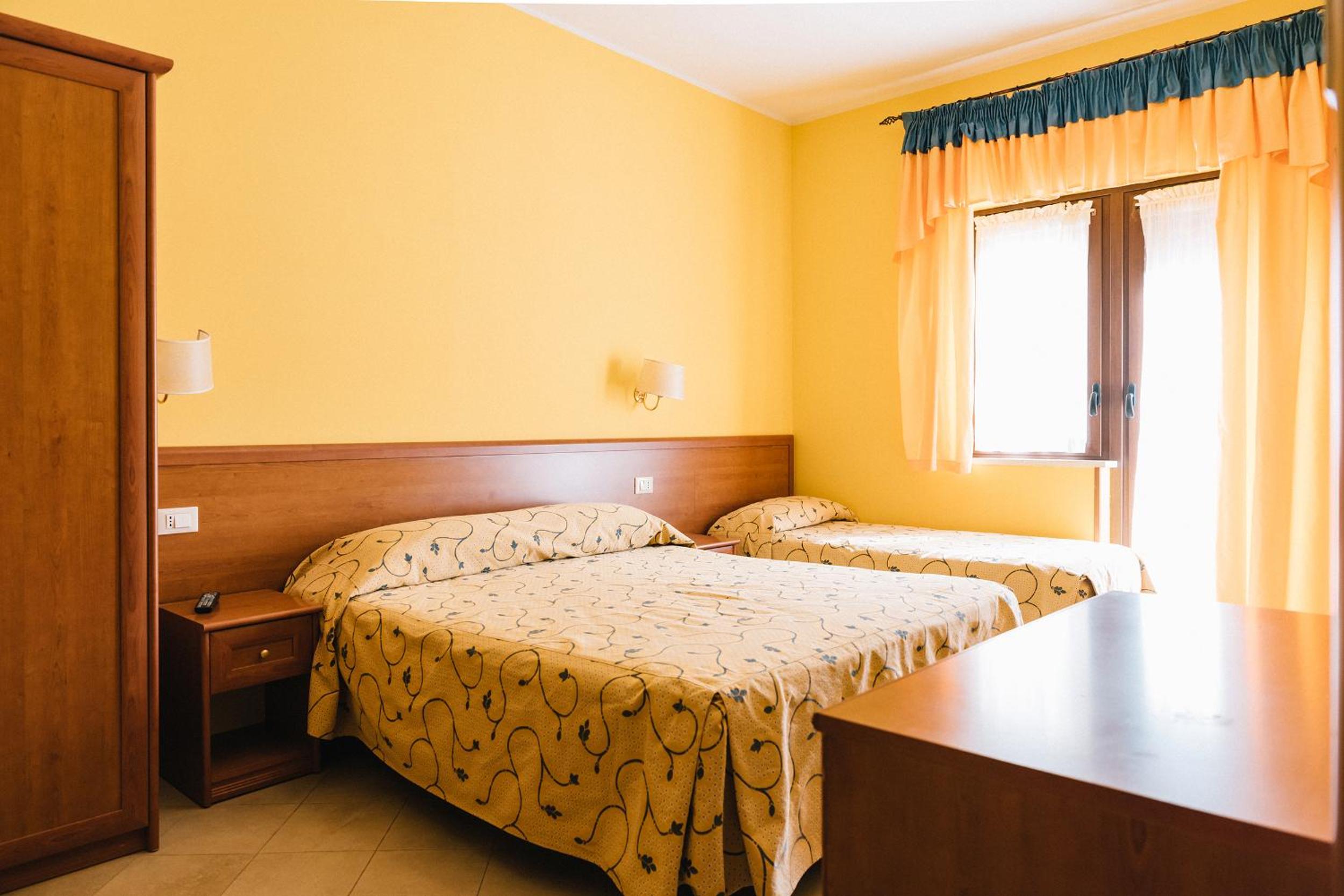 Standard Quadruple Room - Photo 17