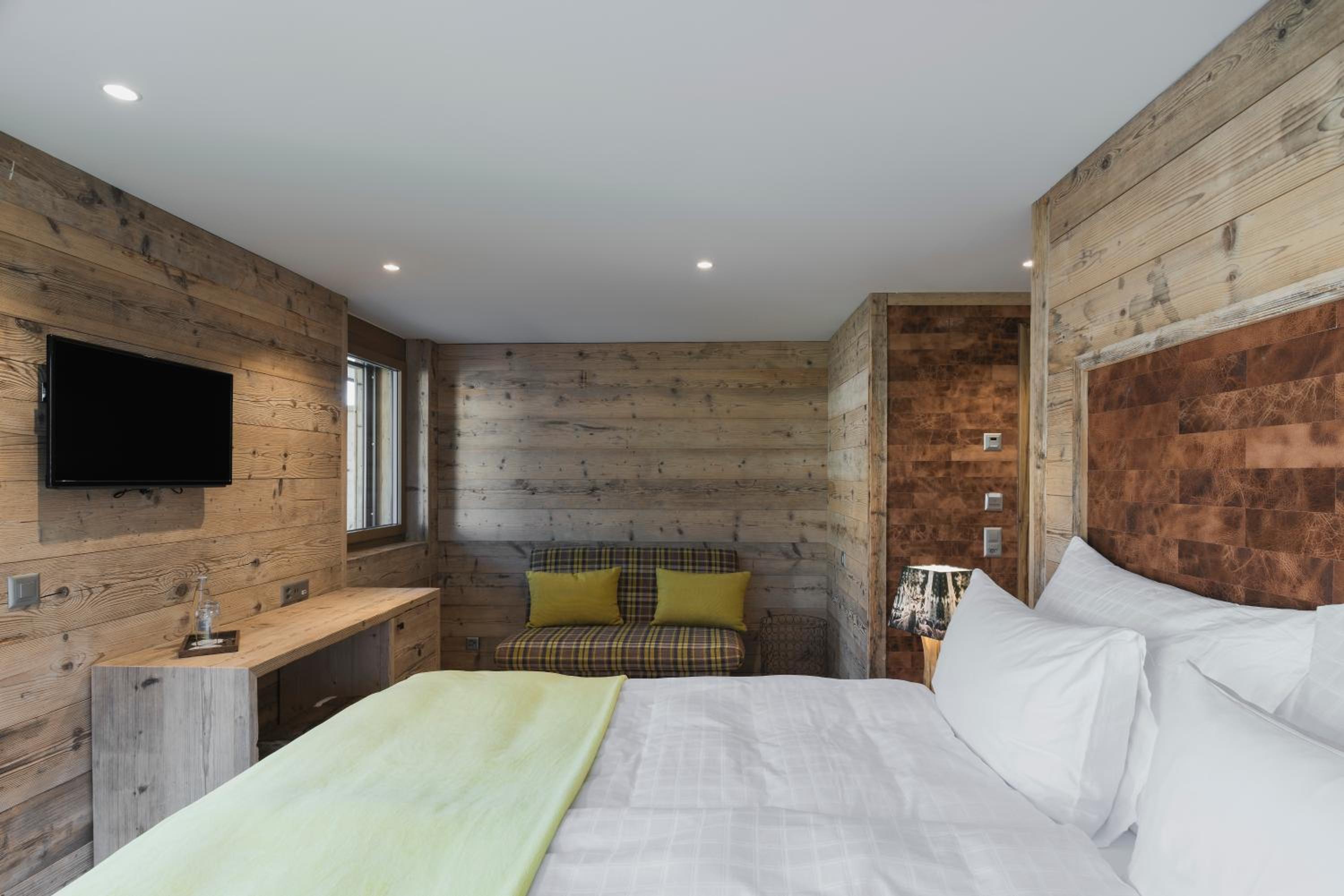 Superior King Room - Photo 1