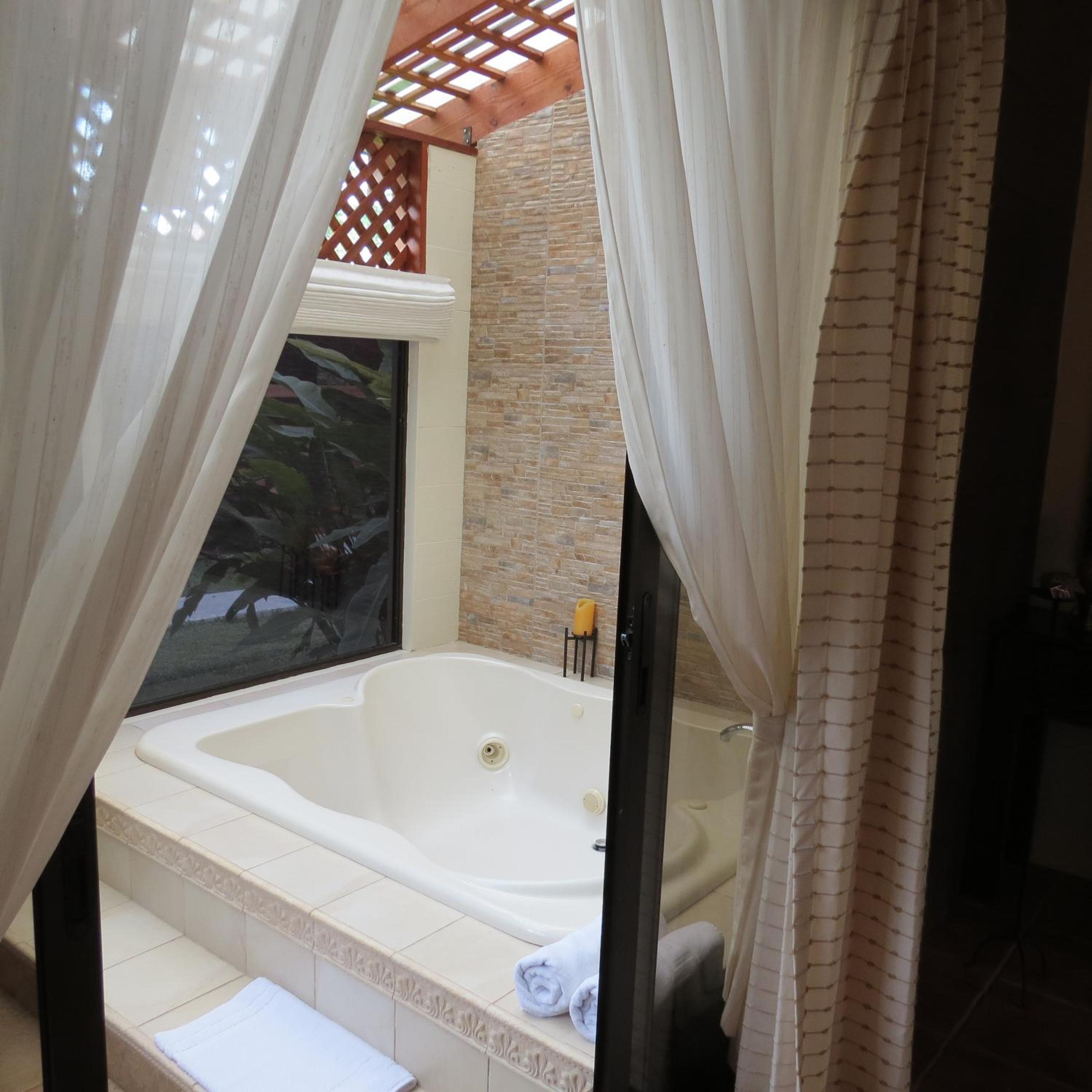 Romantic Villa with Hot Tub - Photo 3