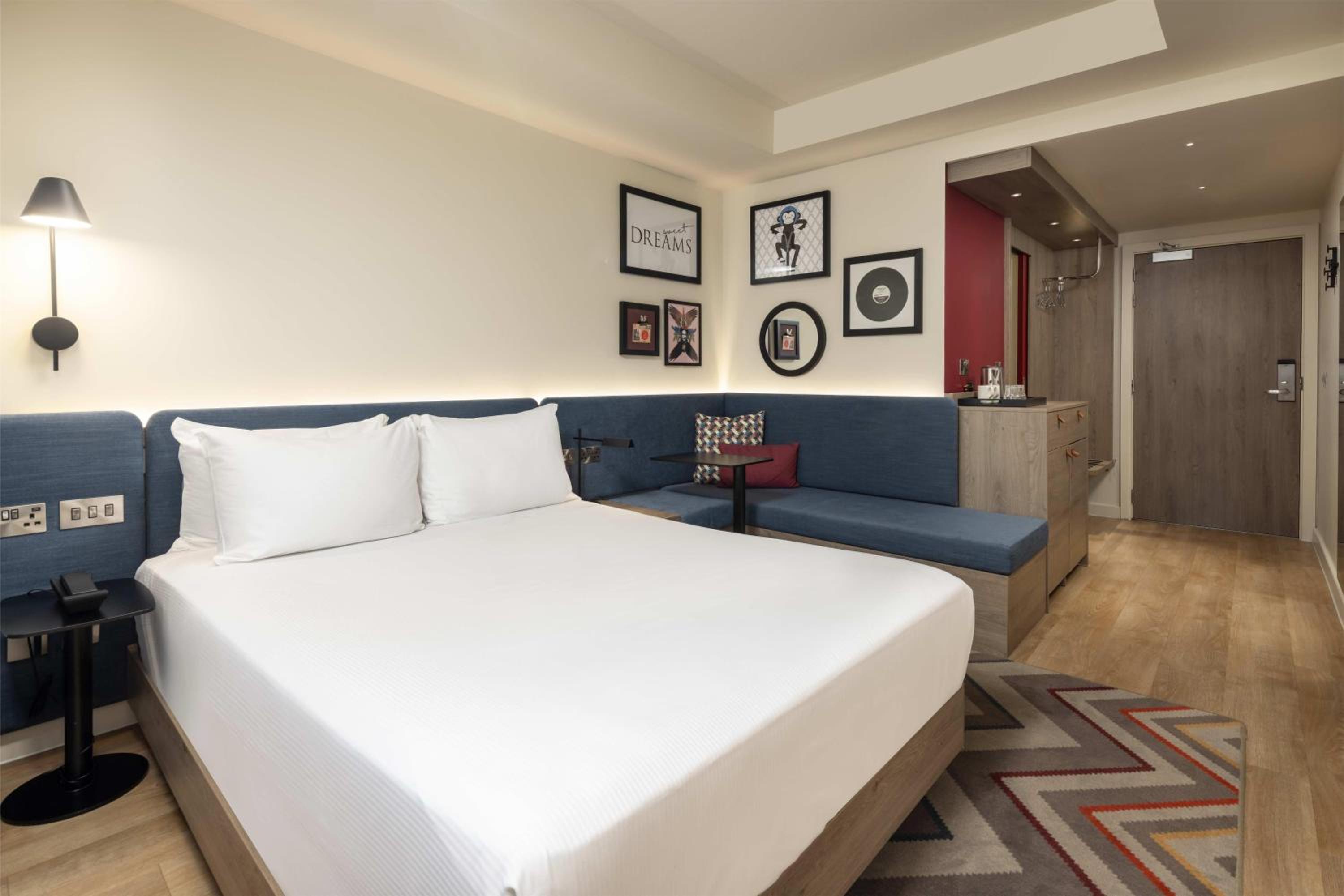 Superior Queen Room