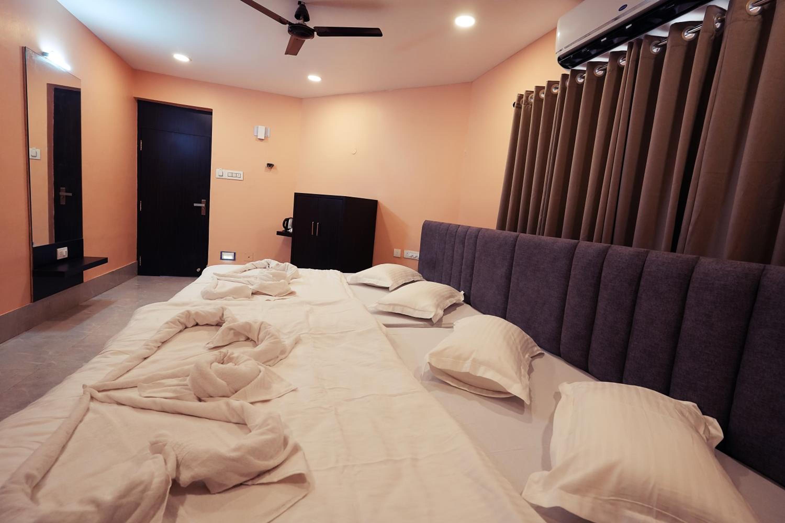Deluxe Family Room