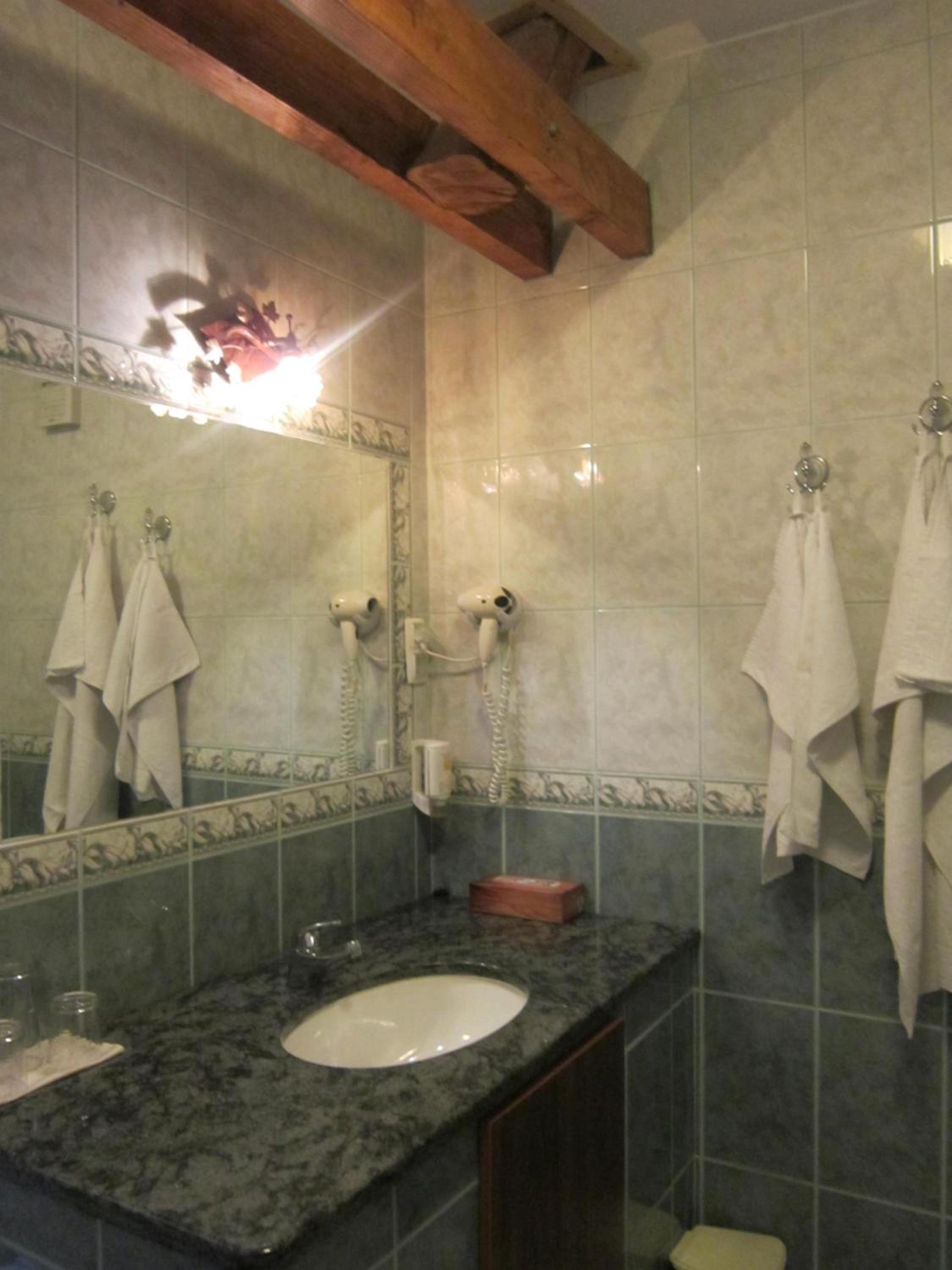 Deluxe Double Room with Extra Bed photo 2