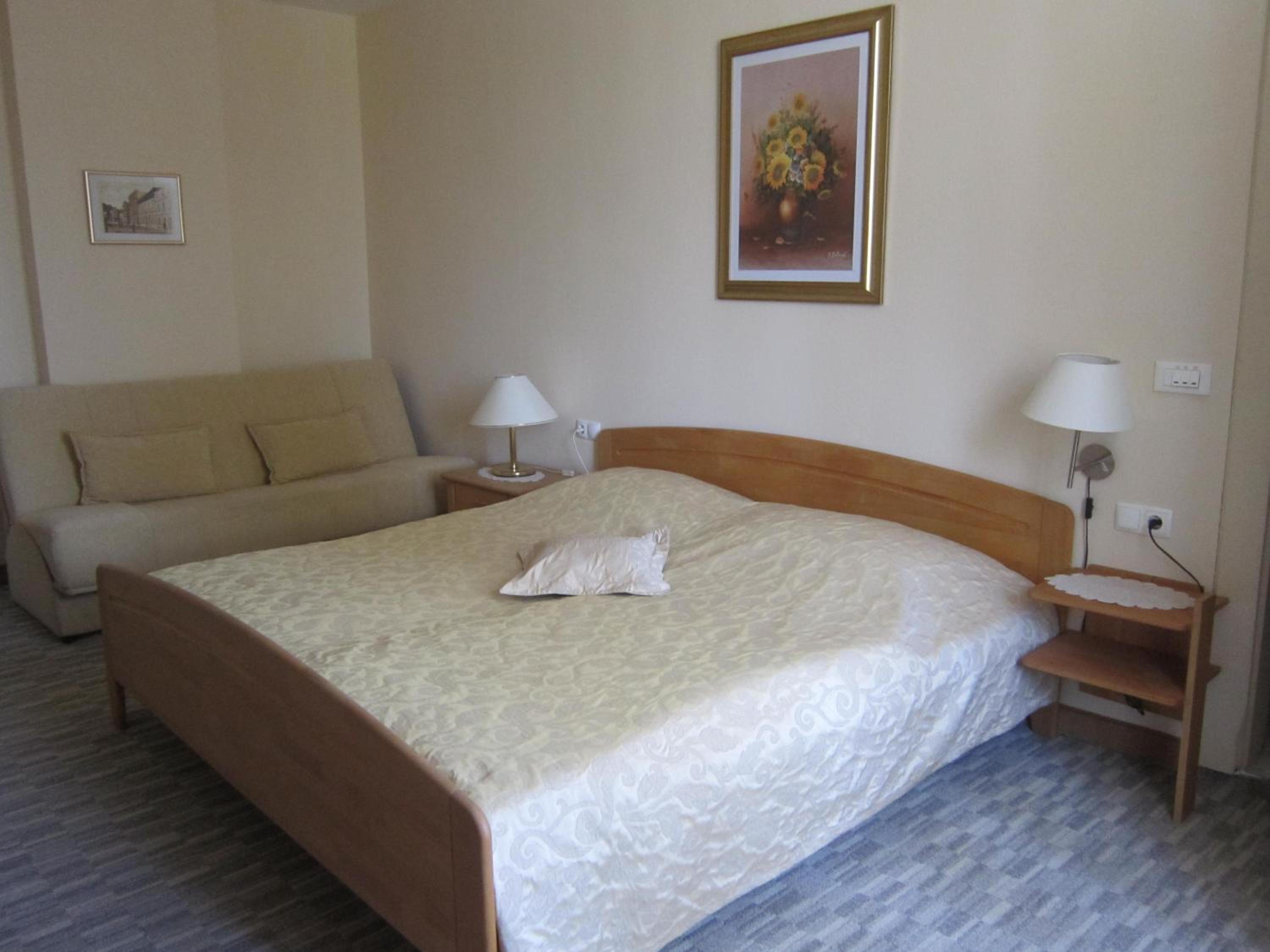 Deluxe Double Room with Extra Bed photo 3