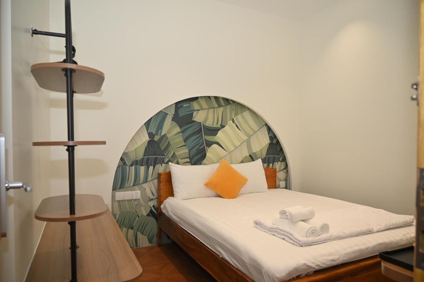 Standard Queen Room