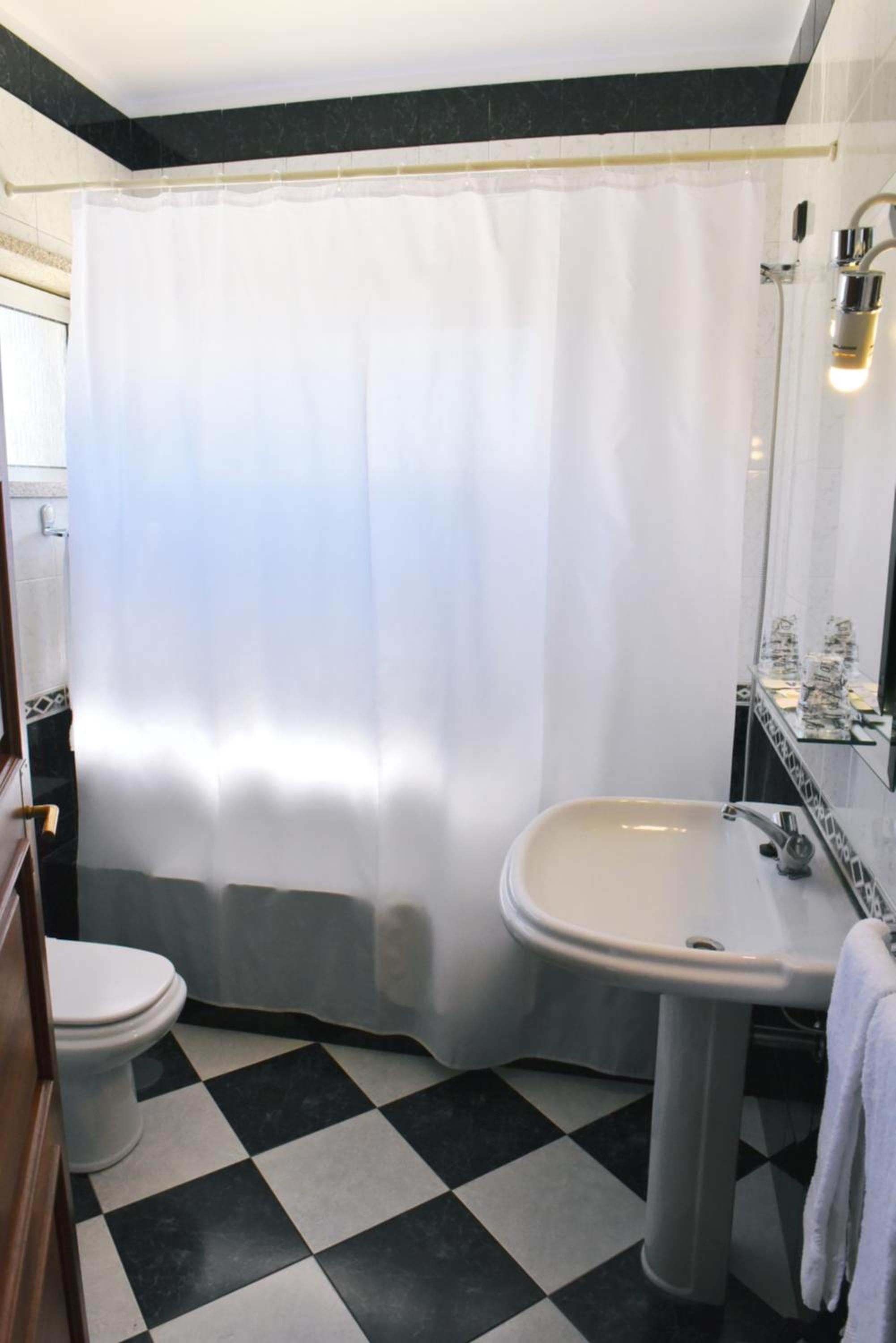 Double Room - Photo 2