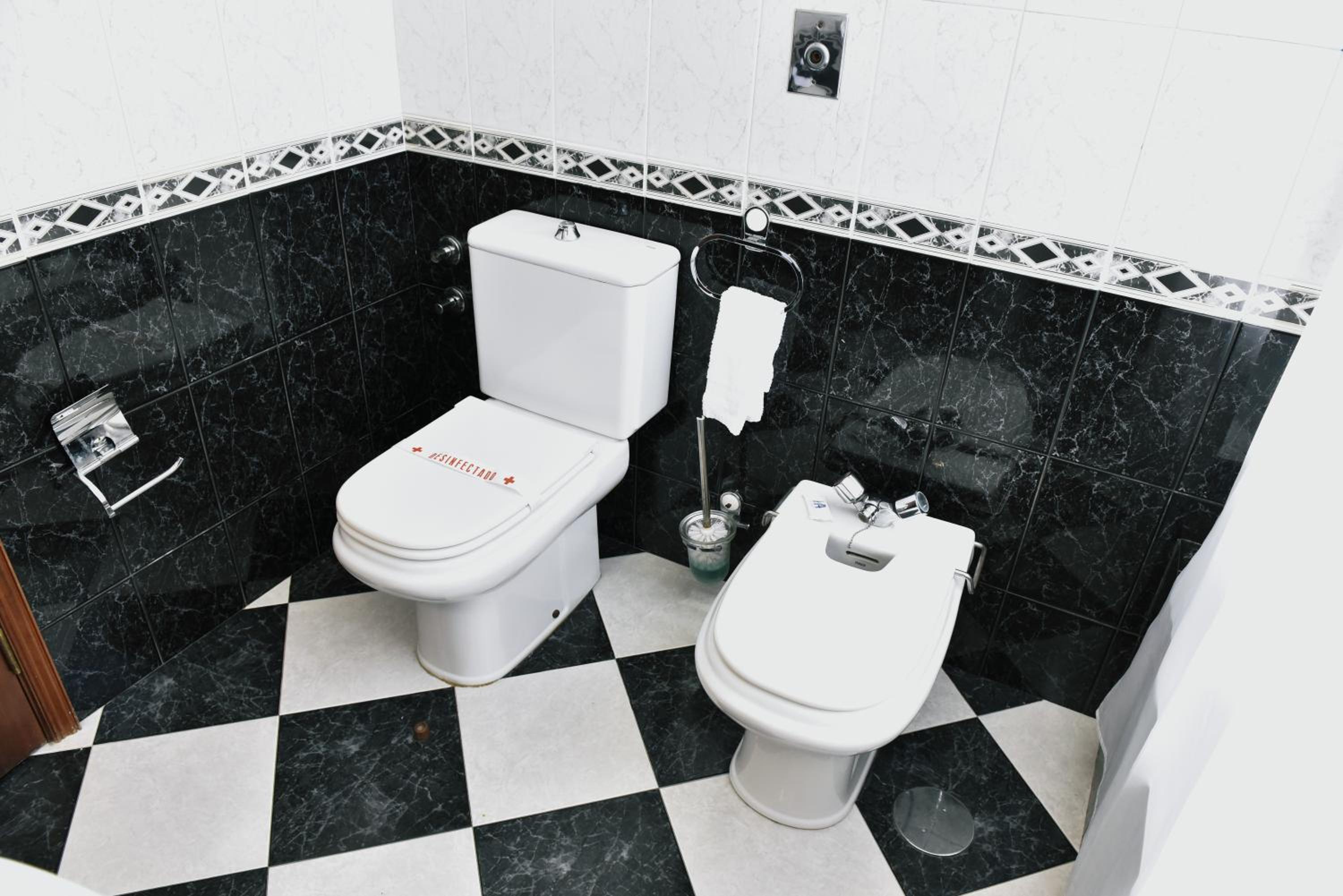 Double Room - Photo 3