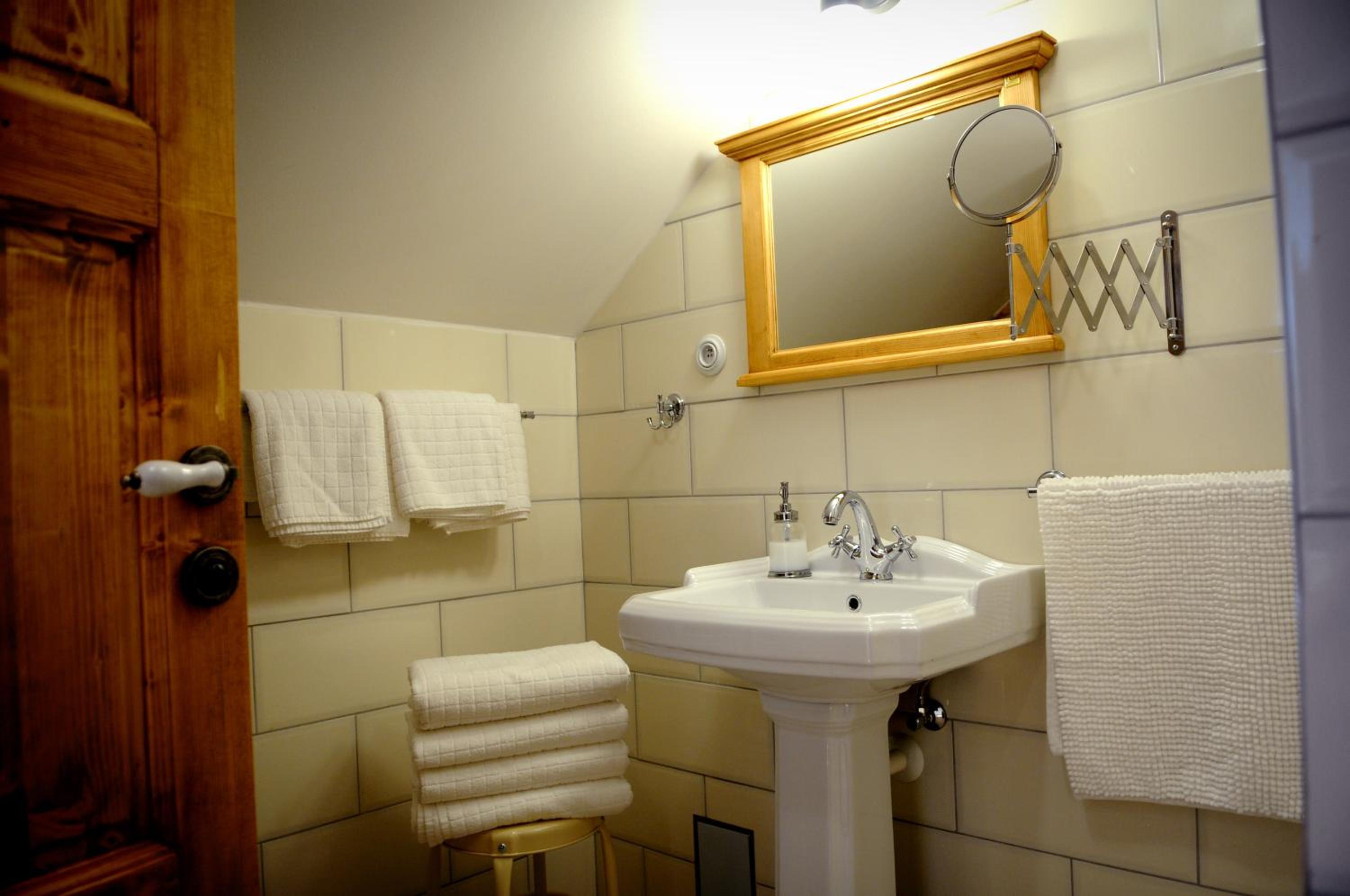 Quadruple Room with Private Bathroom photo 1