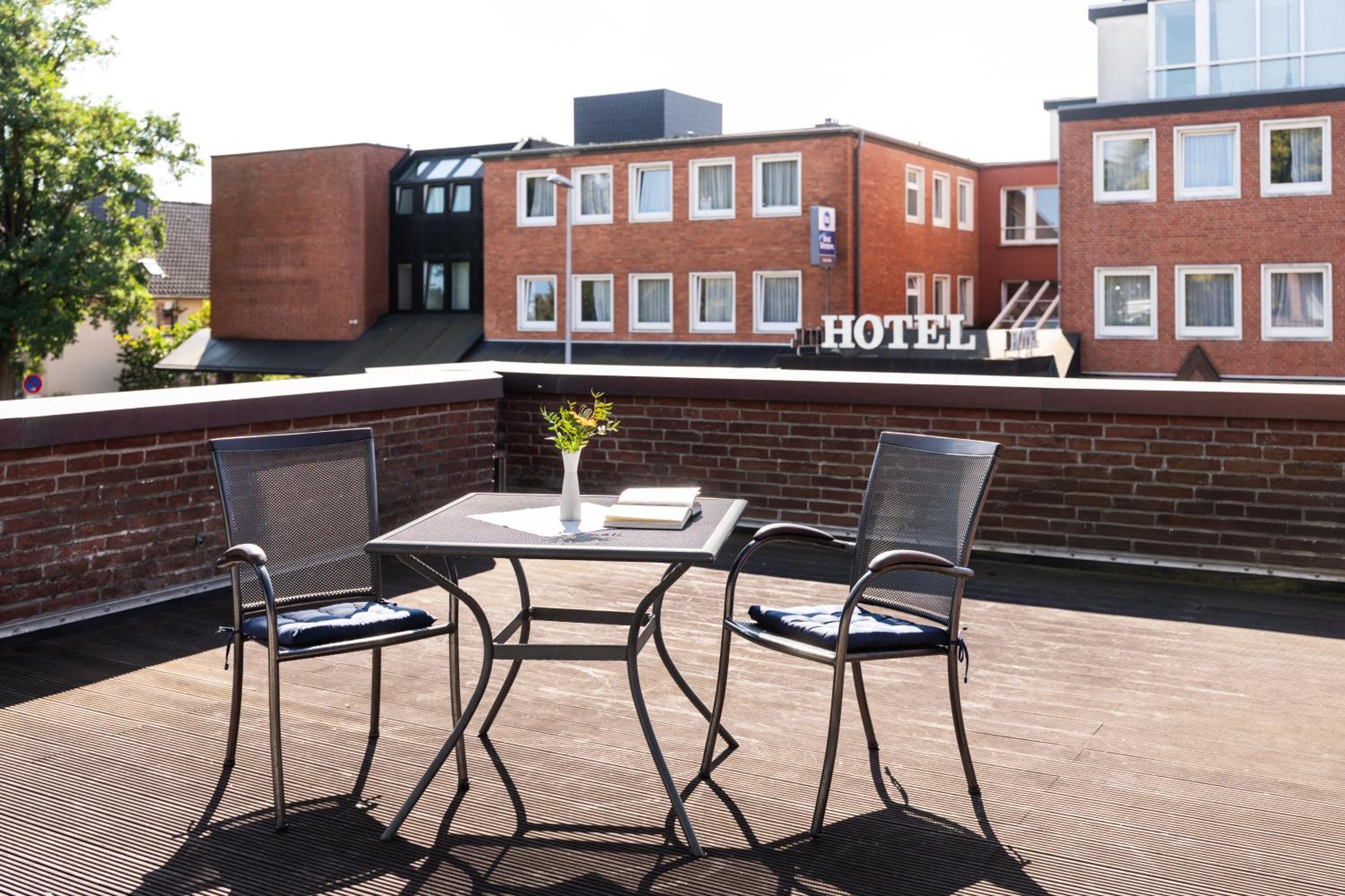 King Studio with Roof Top Balcony - Annex Building - Photo 2