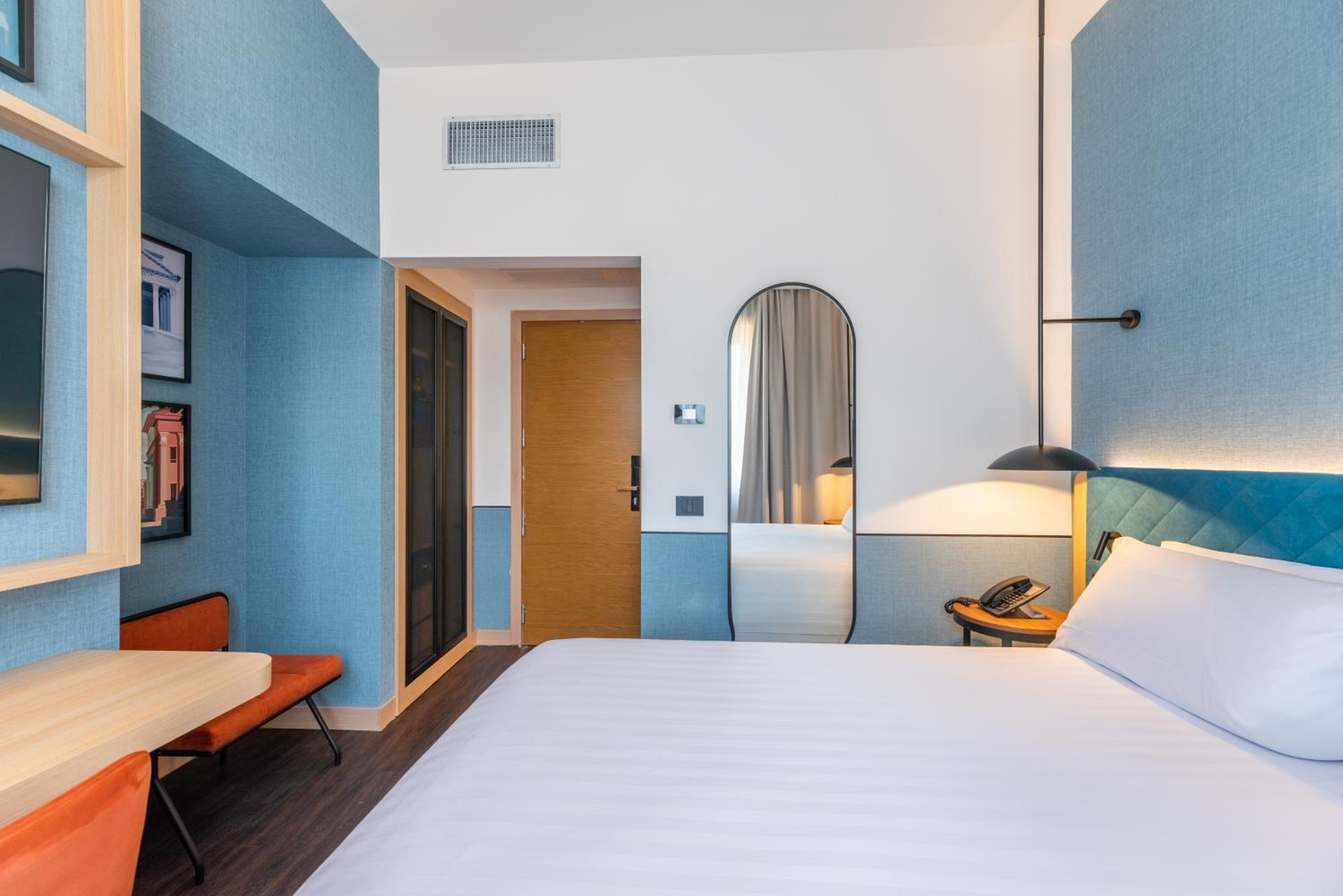 Double Room thumbnail 5