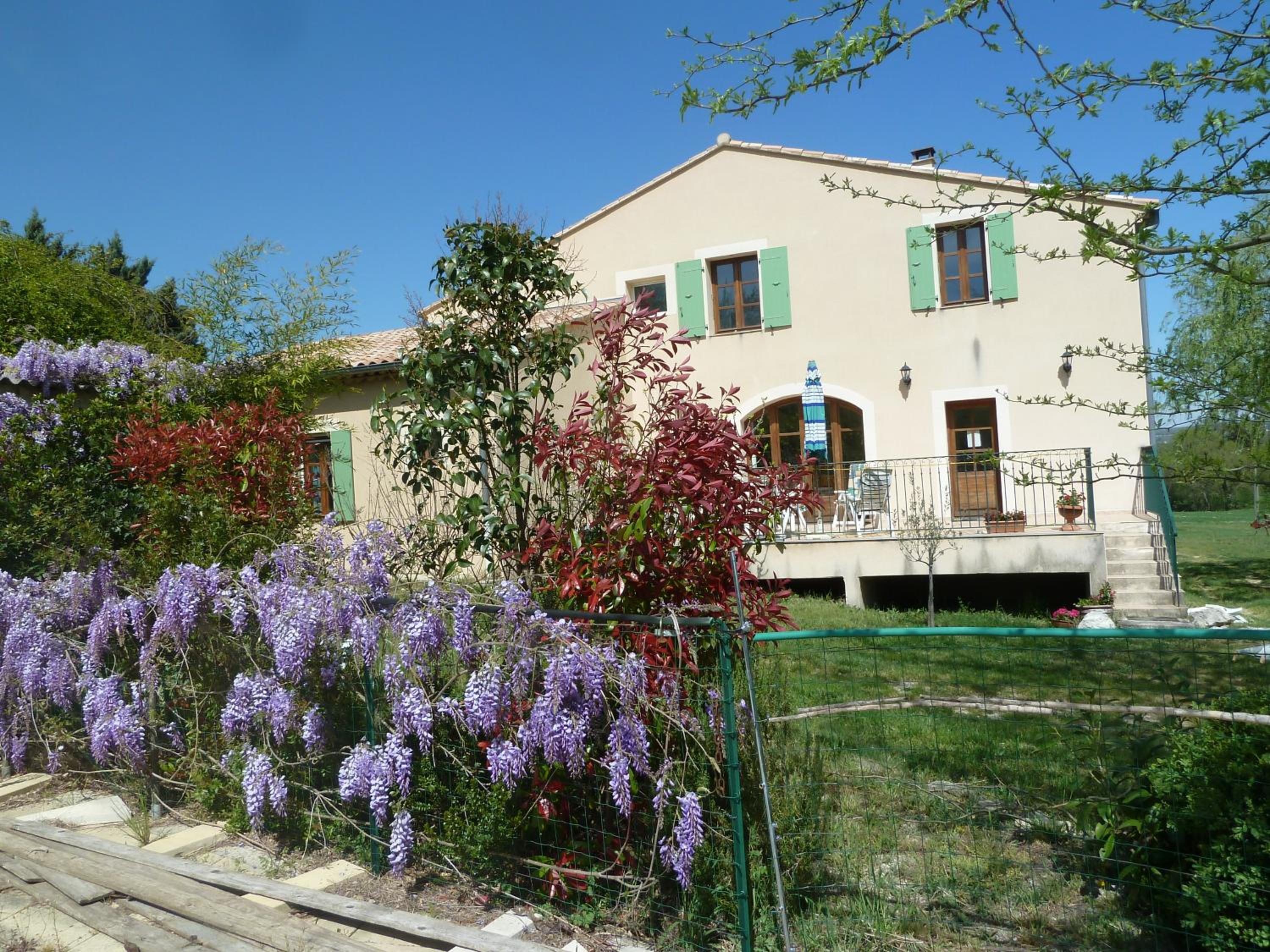 Three-Bedroom House photo 2