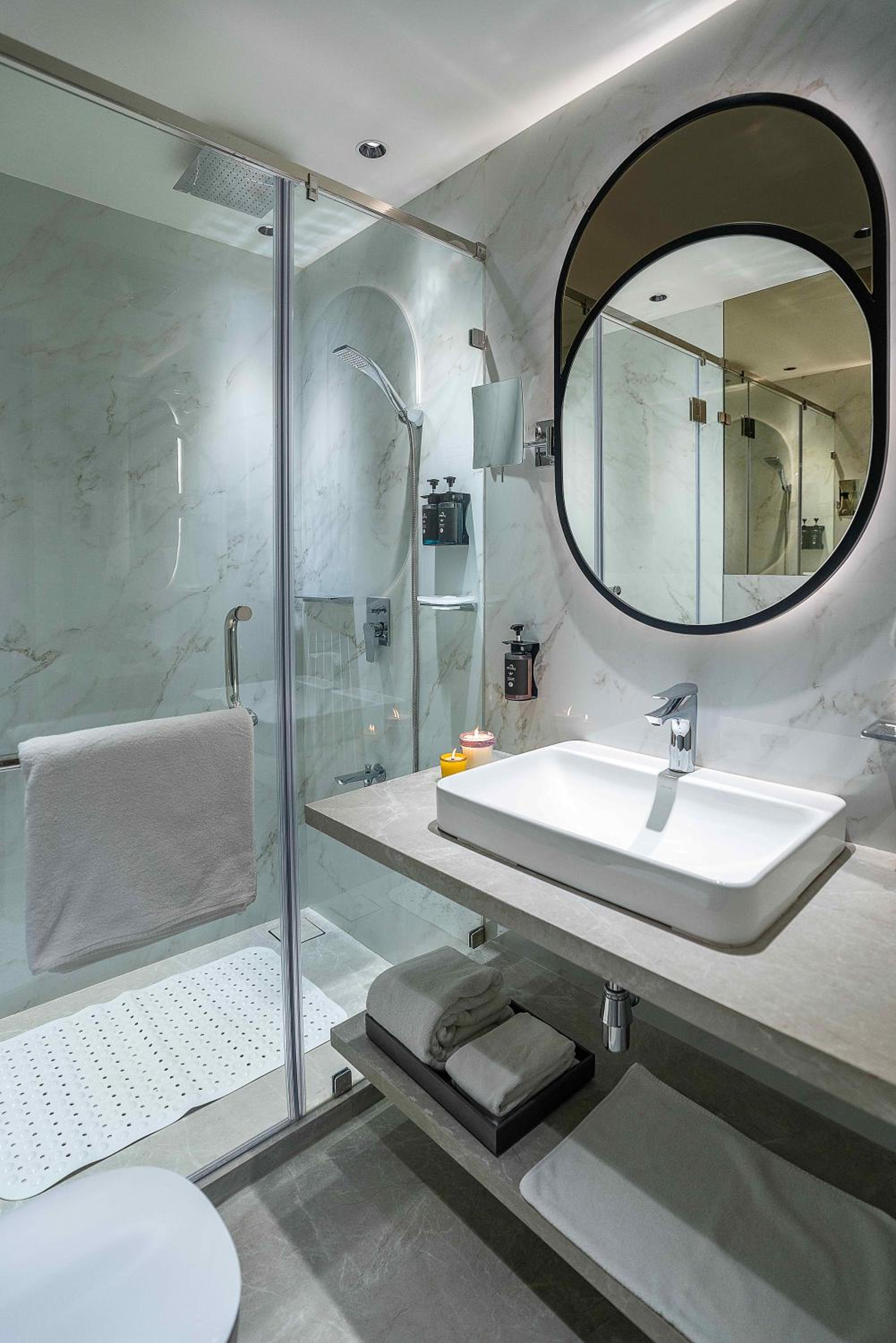 Platinum 1 BHK Apartment - Photo 18