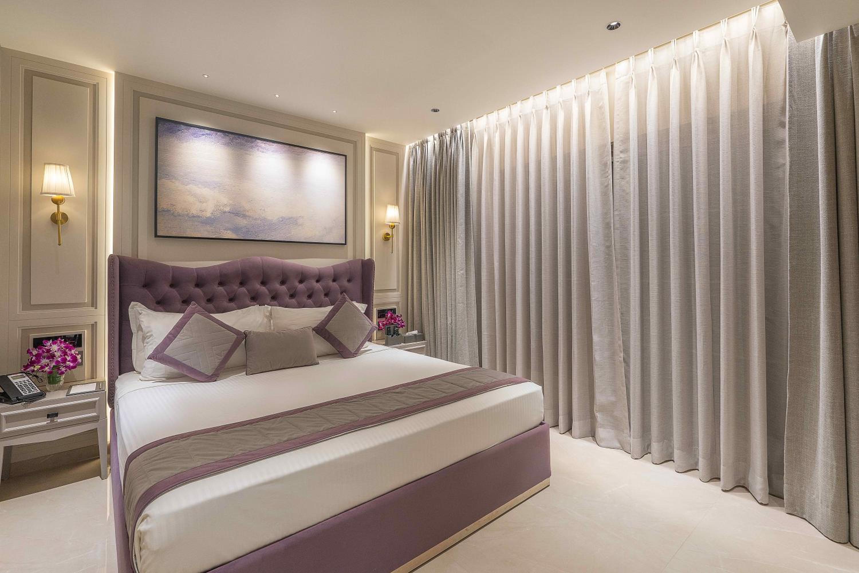 Platinum 1 BHK Apartment - Photo 1