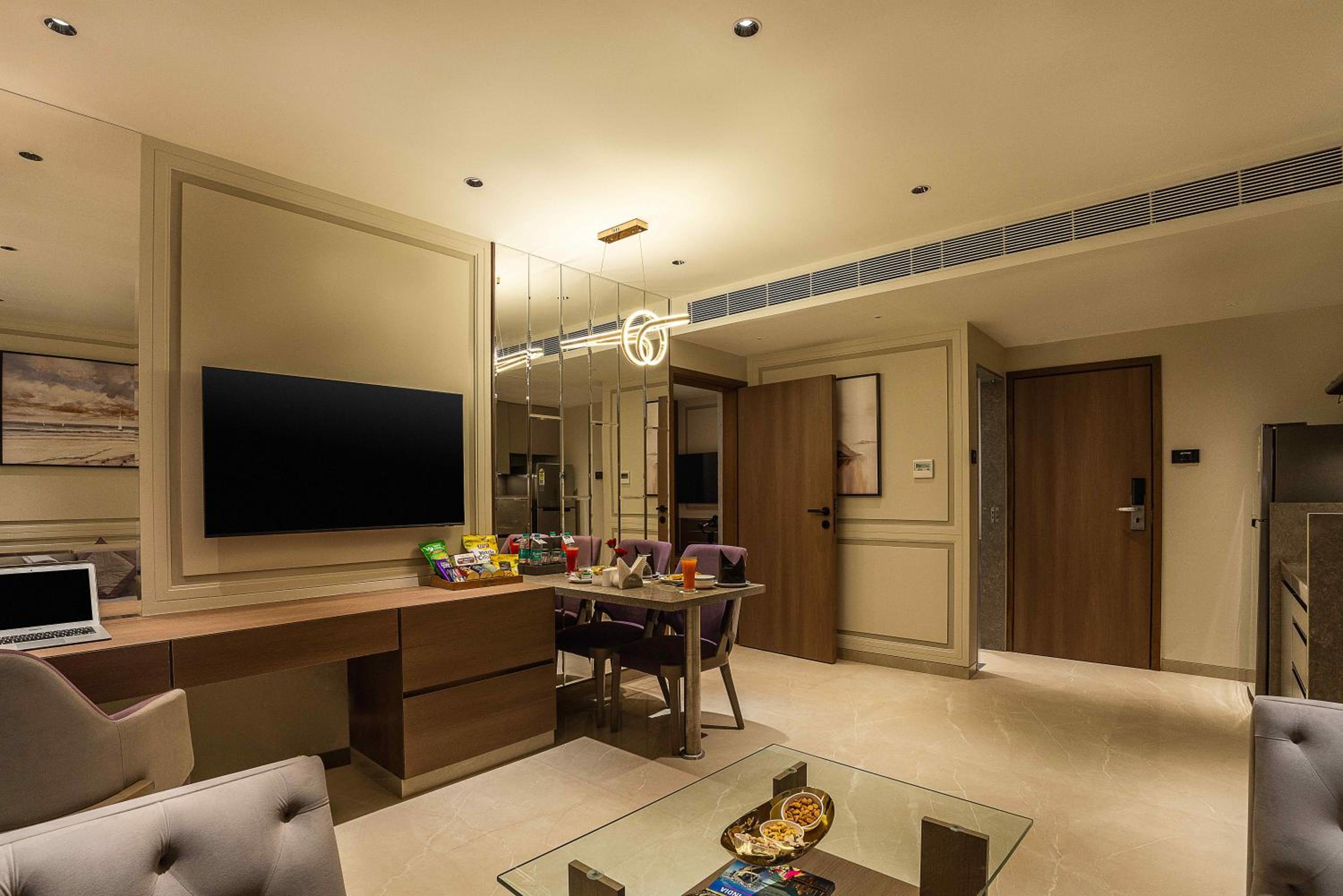 Platinum 1 BHK Apartment - Photo 4