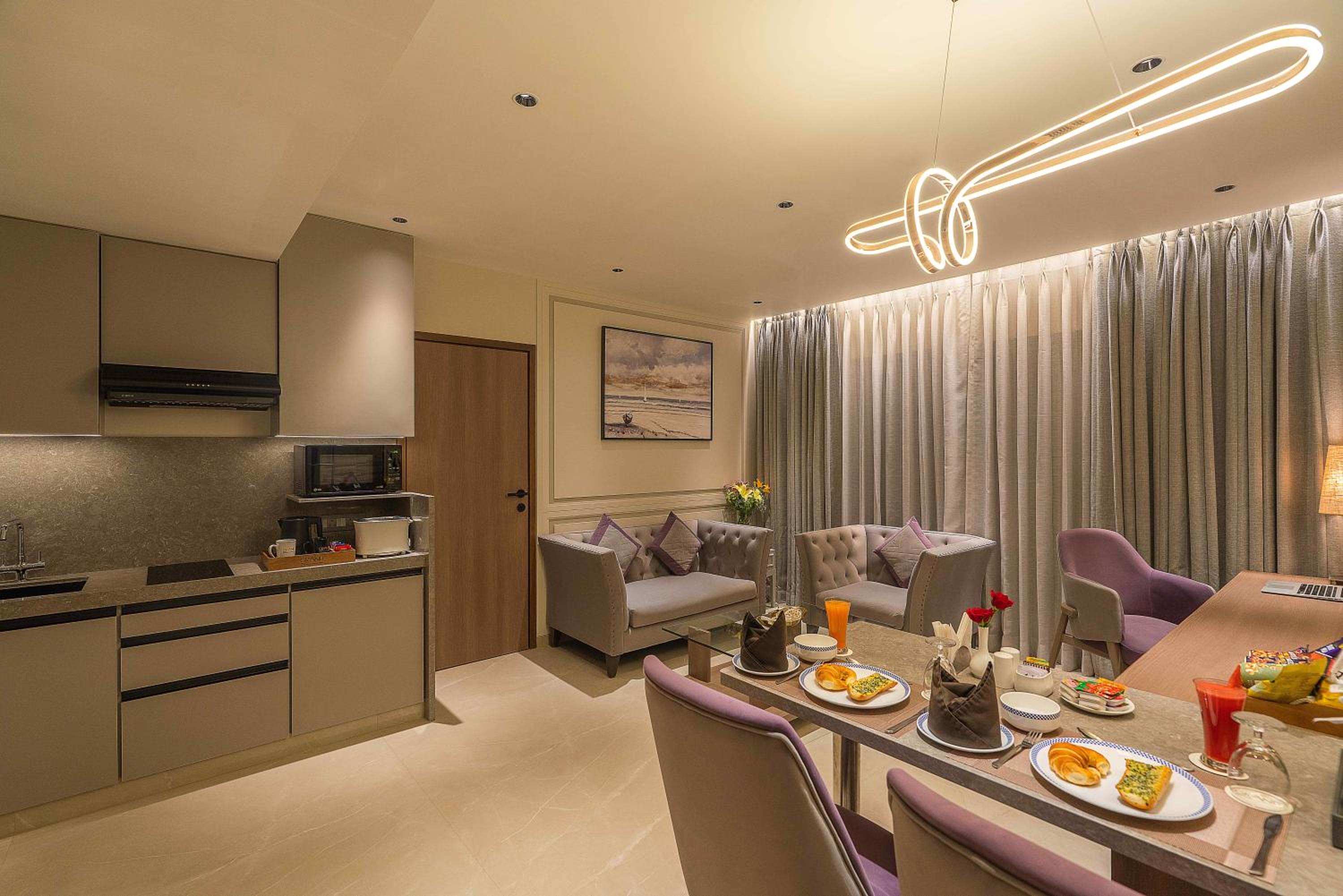 Platinum 1 BHK Apartment - Photo 6