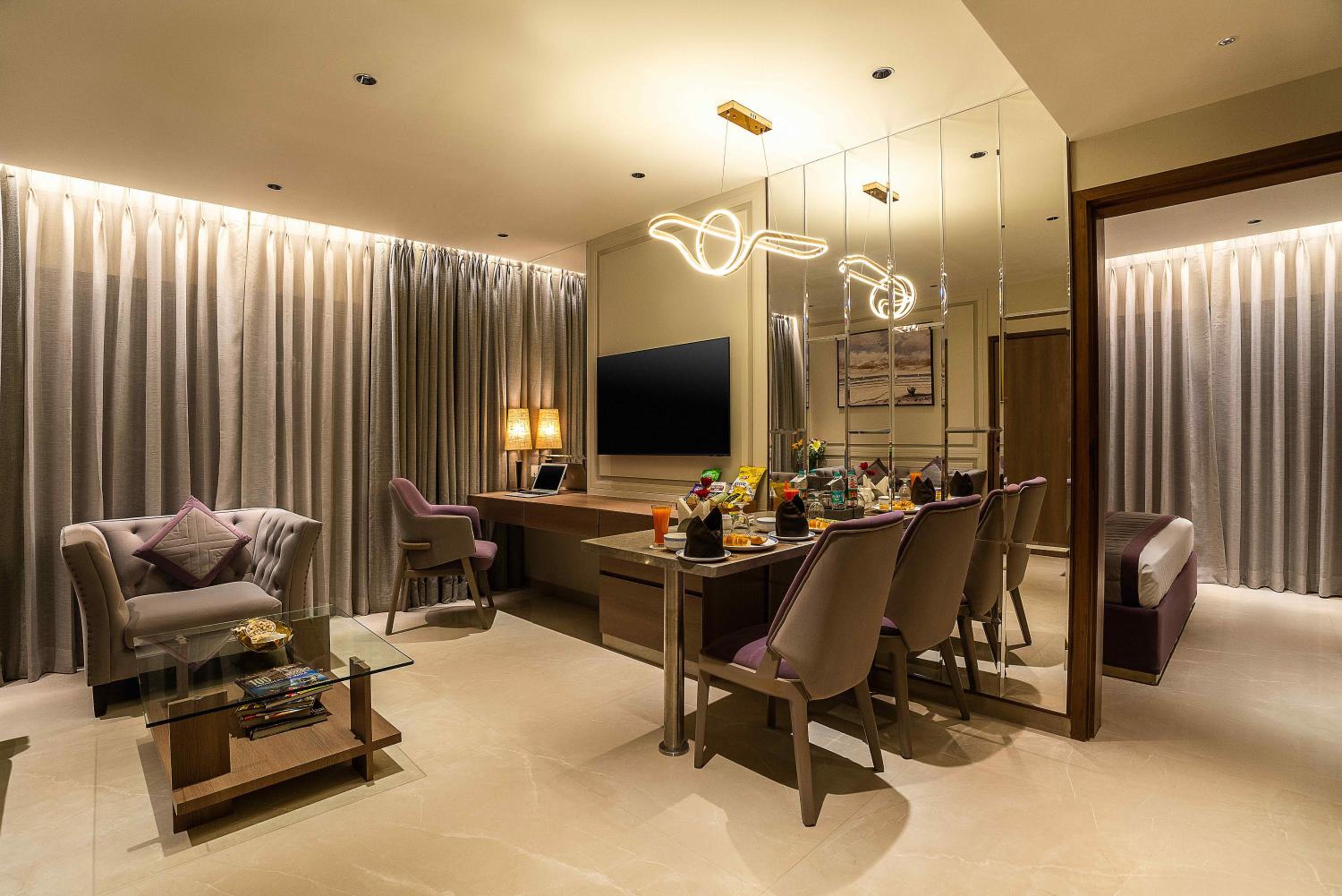 Platinum 1 BHK Apartment - Photo 8