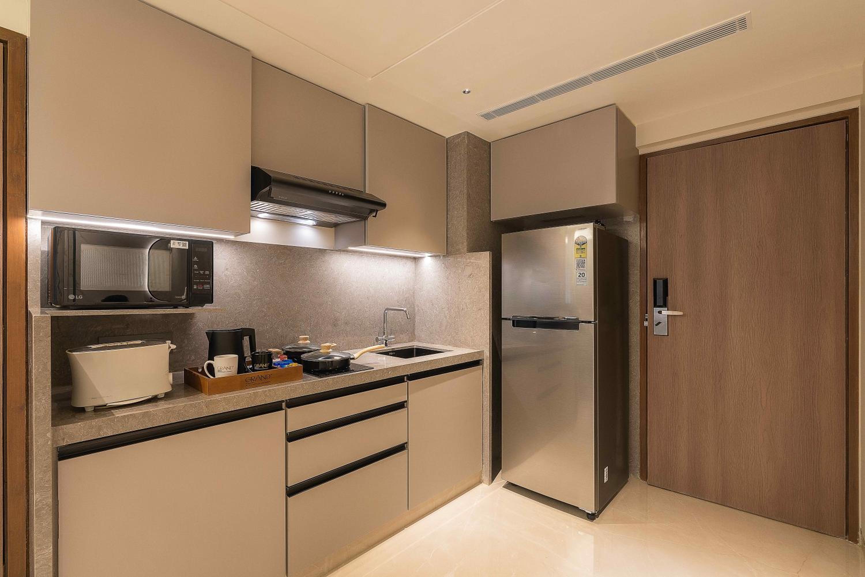 Platinum 1 BHK Apartment - Photo 11