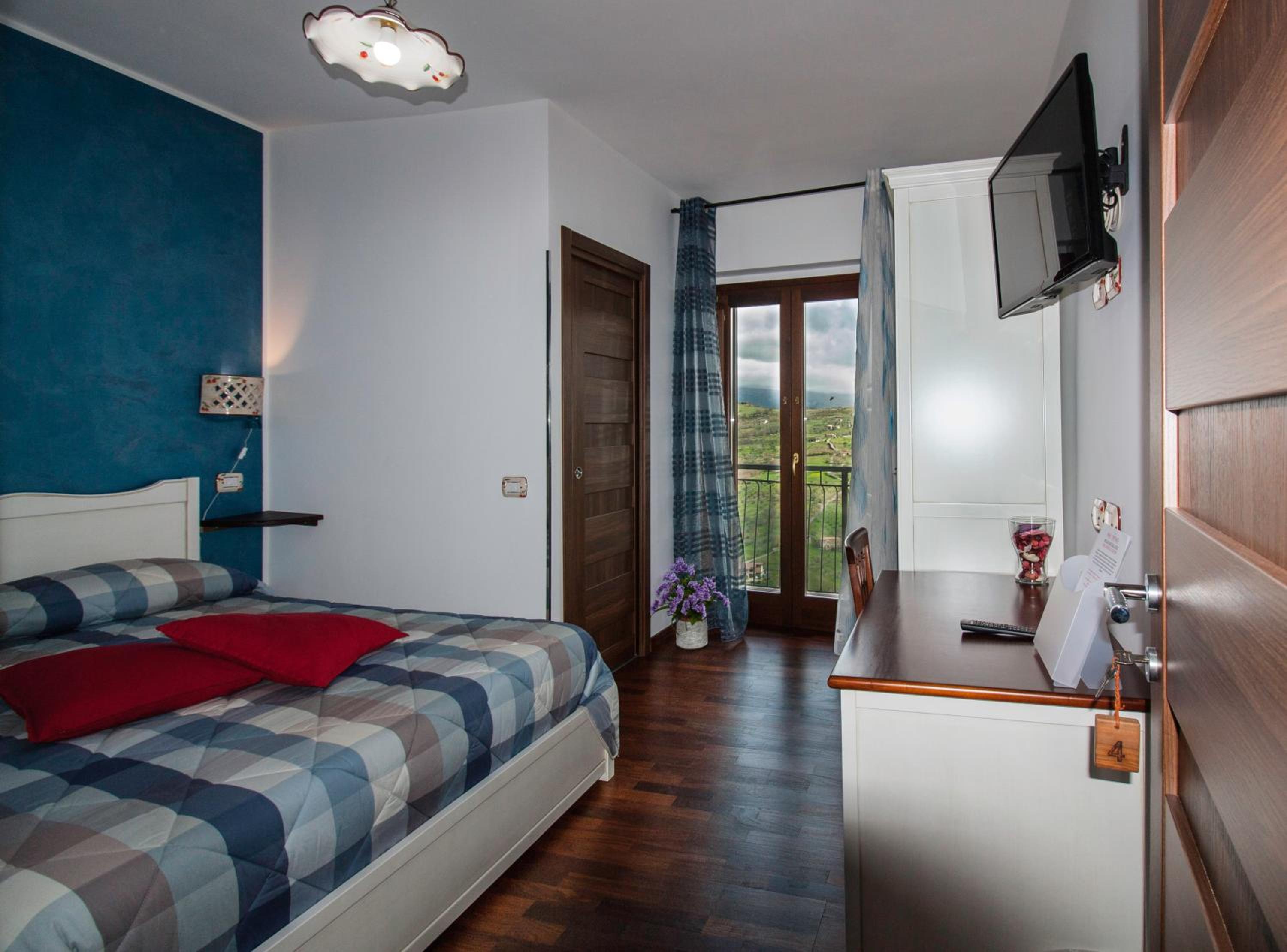 King Room With Balcony photo 3