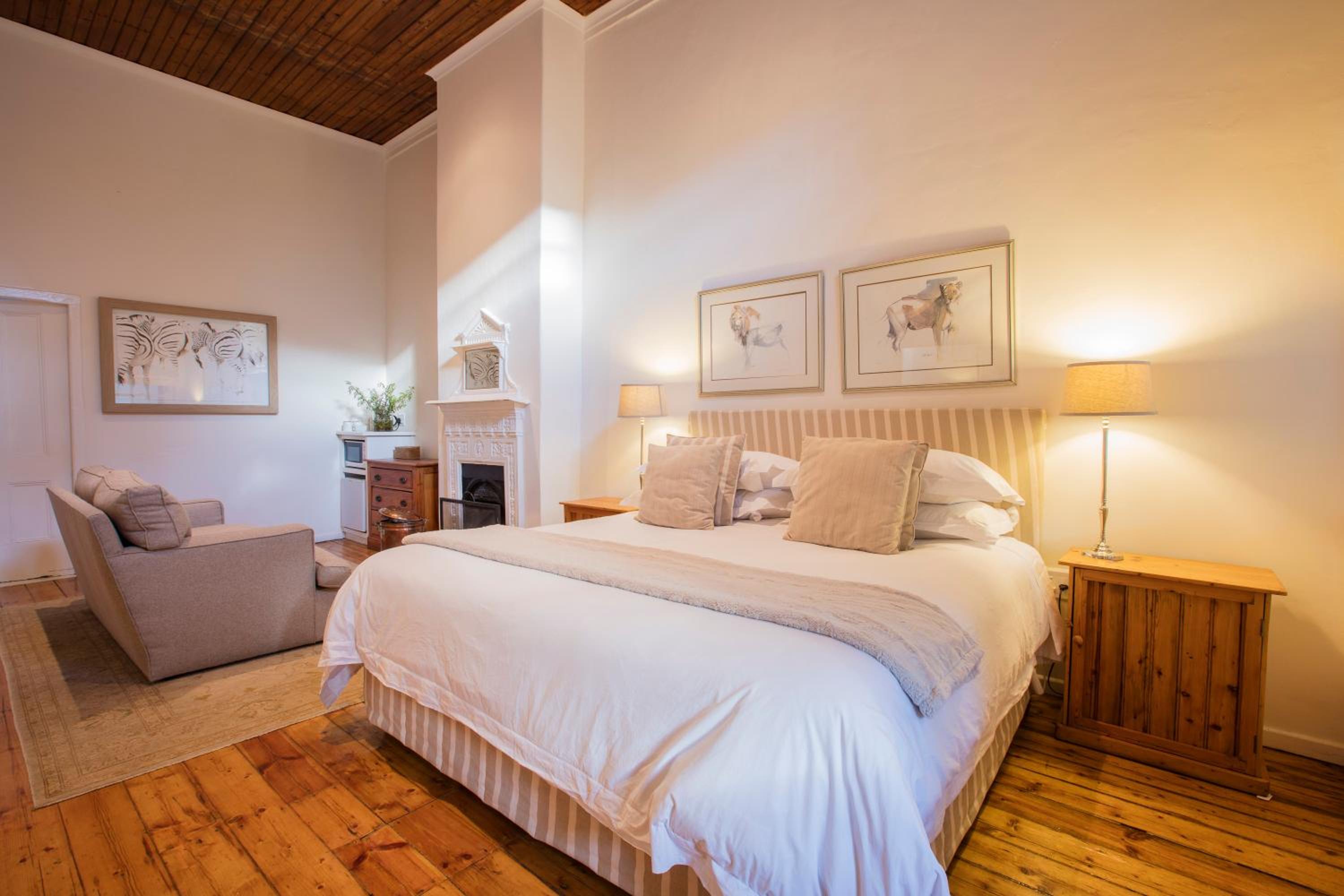 Standard Double or Twin Room - Photo 16