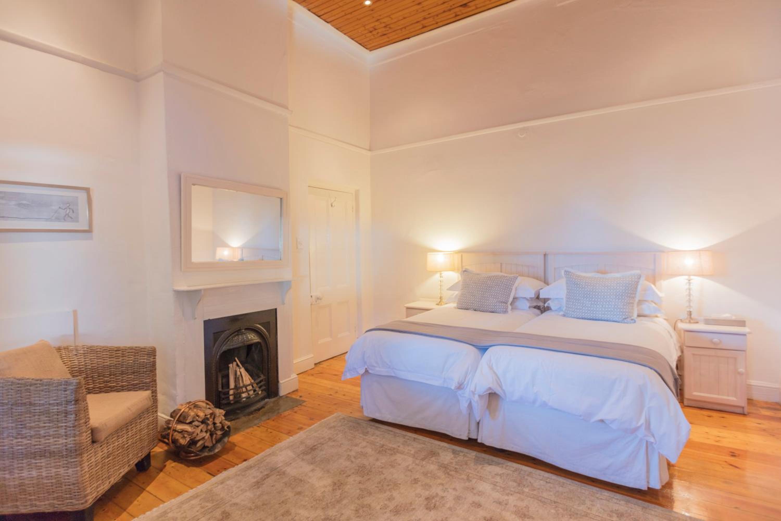 Standard Double or Twin Room - Photo 31