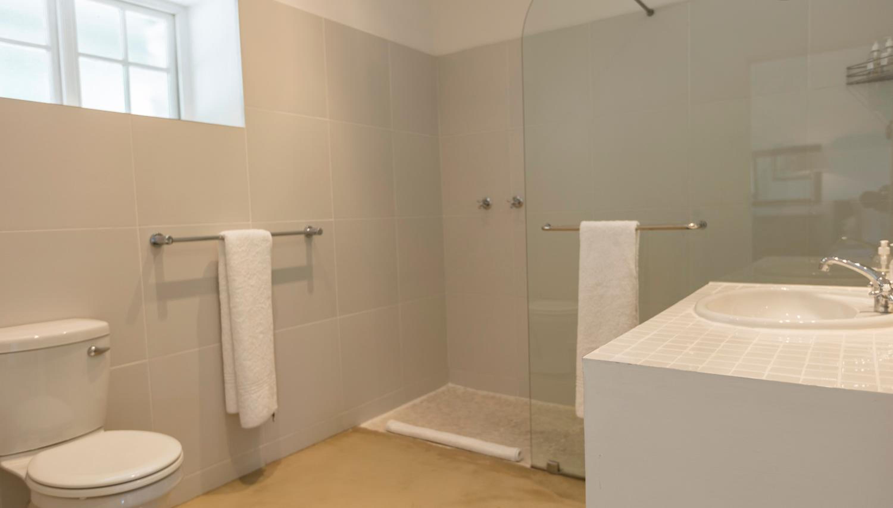Standard Double or Twin Room - Photo 29