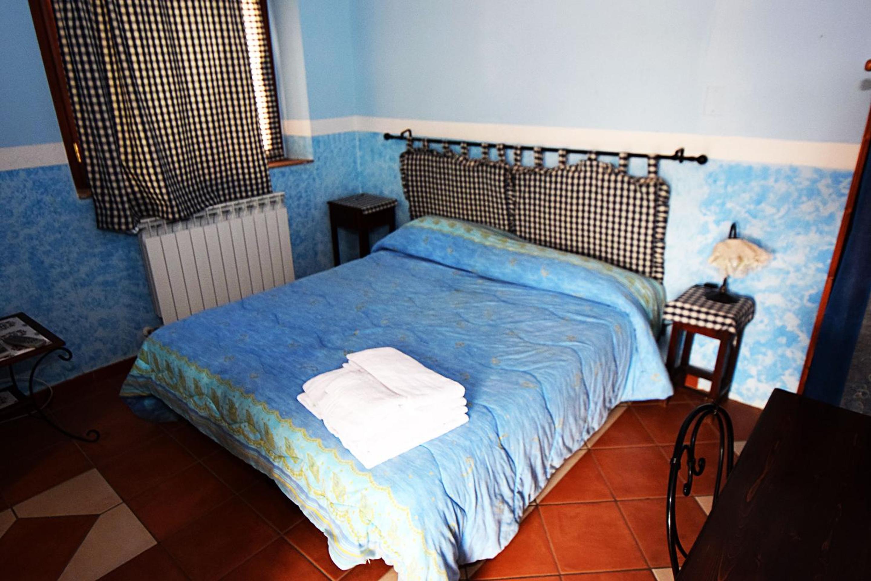 Double Room - Photo 8