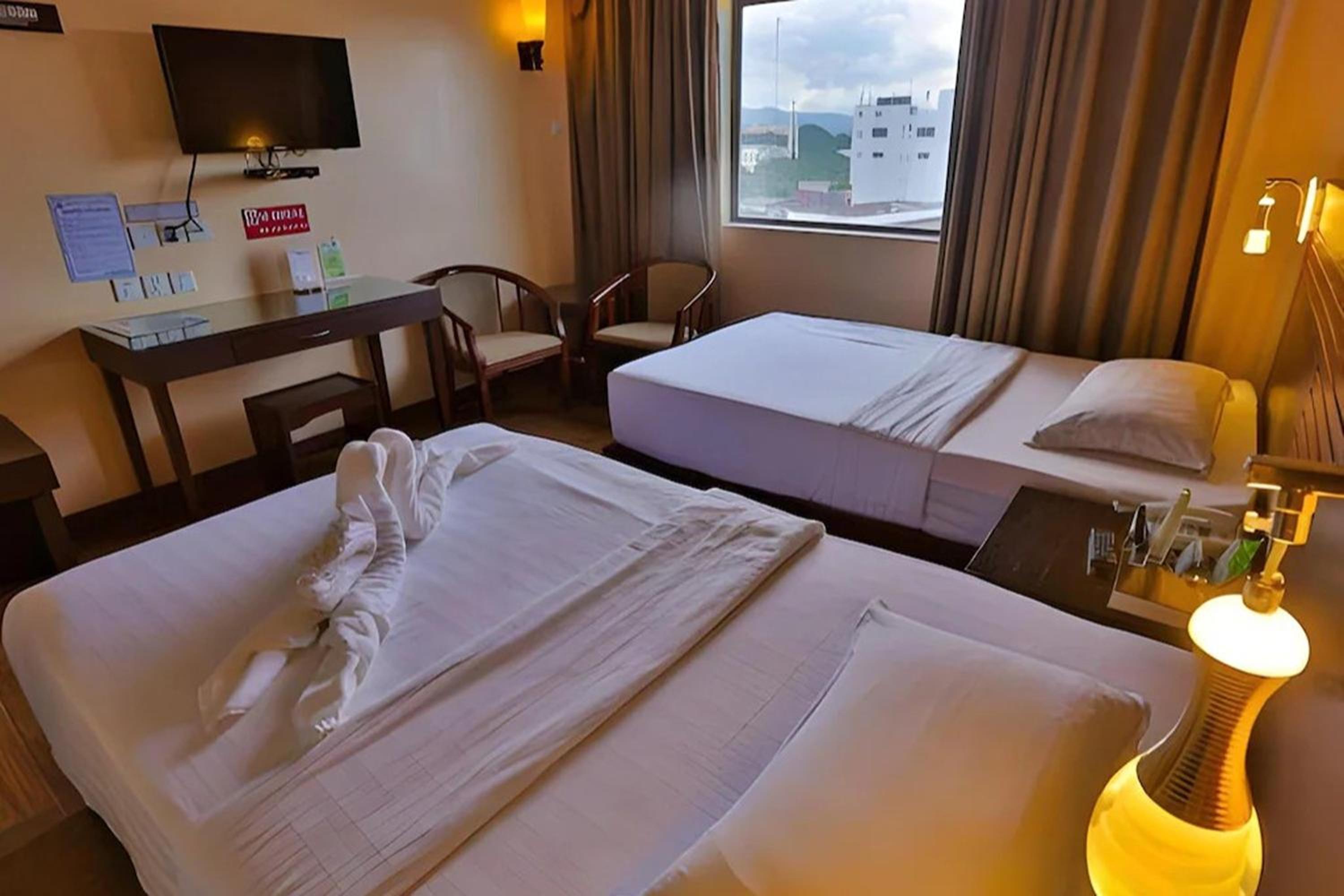 Economy Twin Room photo 3
