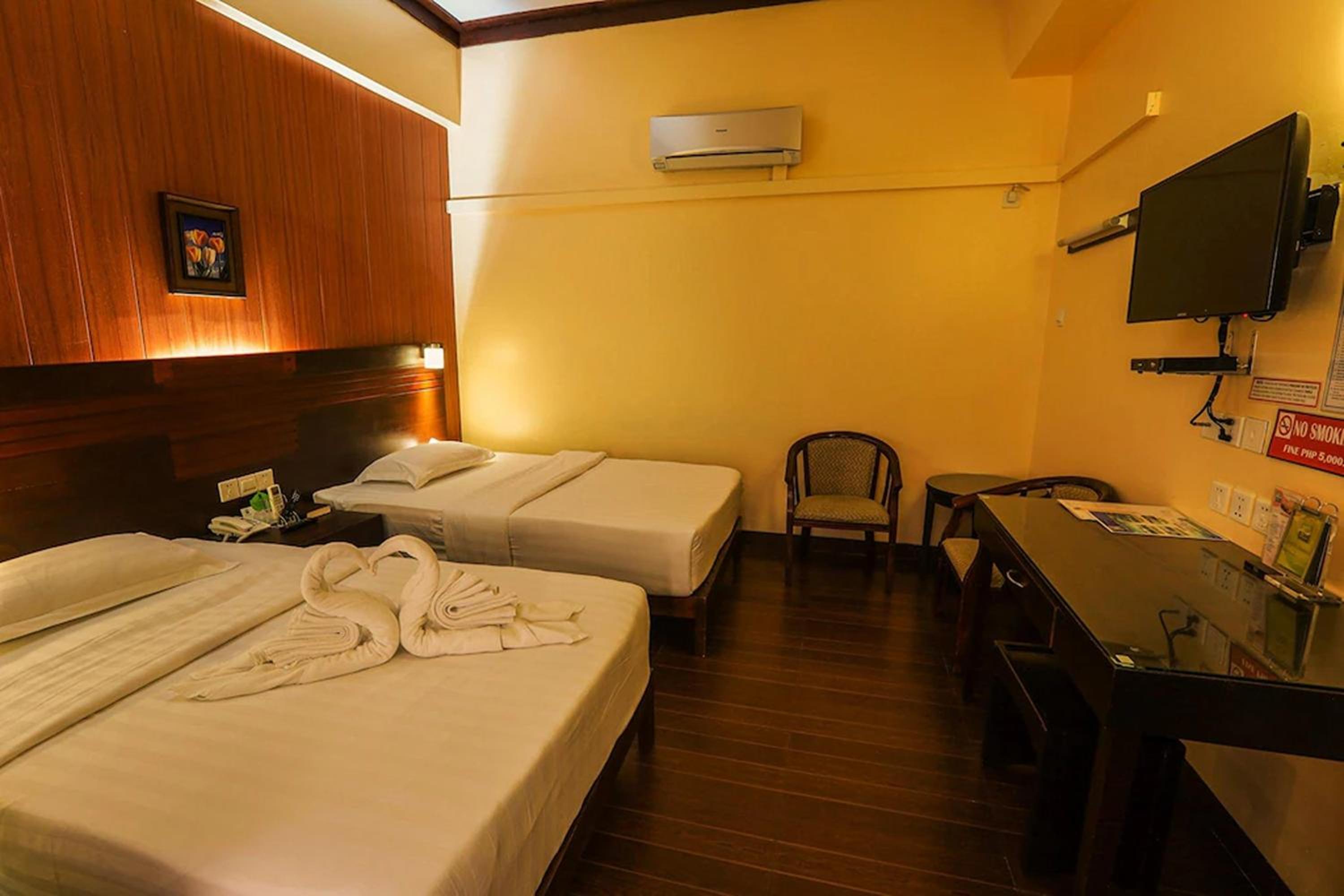 Economy Twin Room photo 1