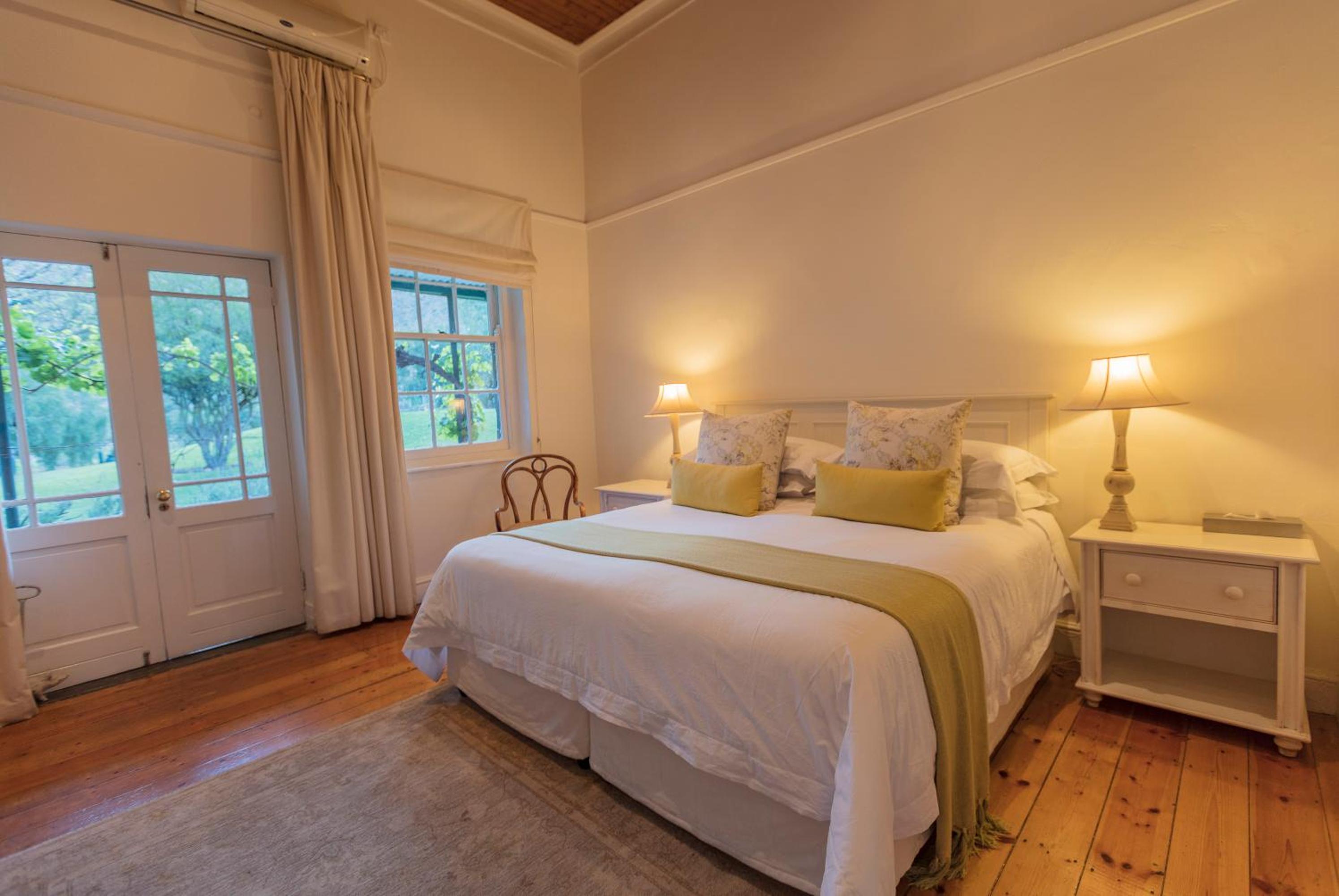 Standard Double or Twin Room - Photo 12