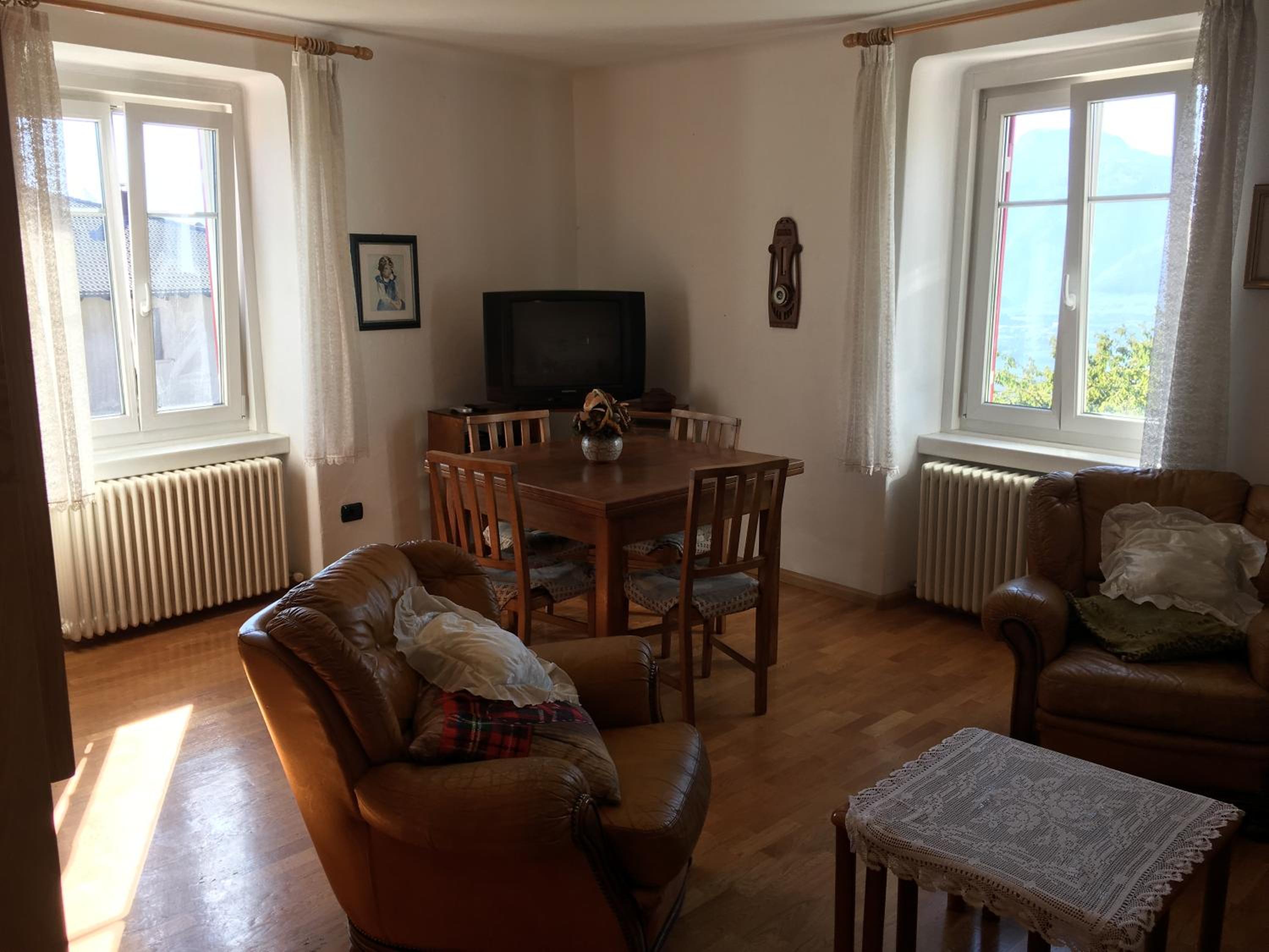 Apartment With Mountain View photo 2
