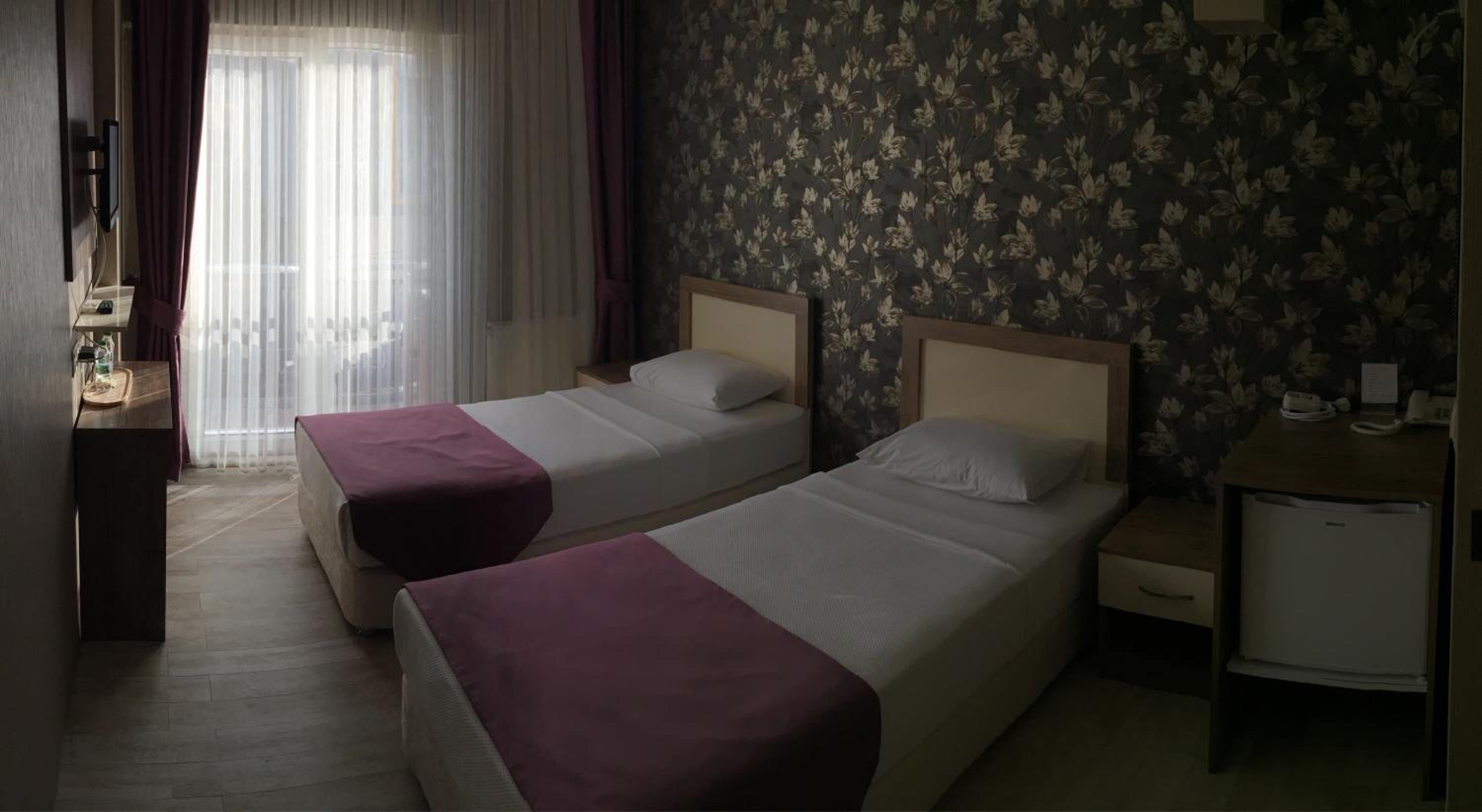 Standard Twin Room photo 2