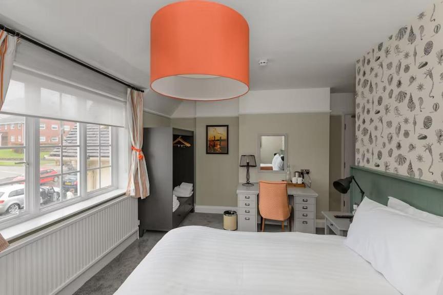 Standard Twin Room - Photo 1