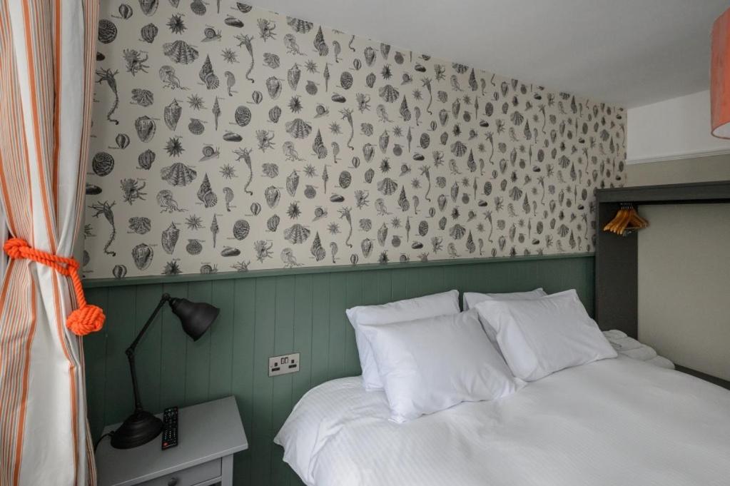 Standard Twin Room - Photo 19