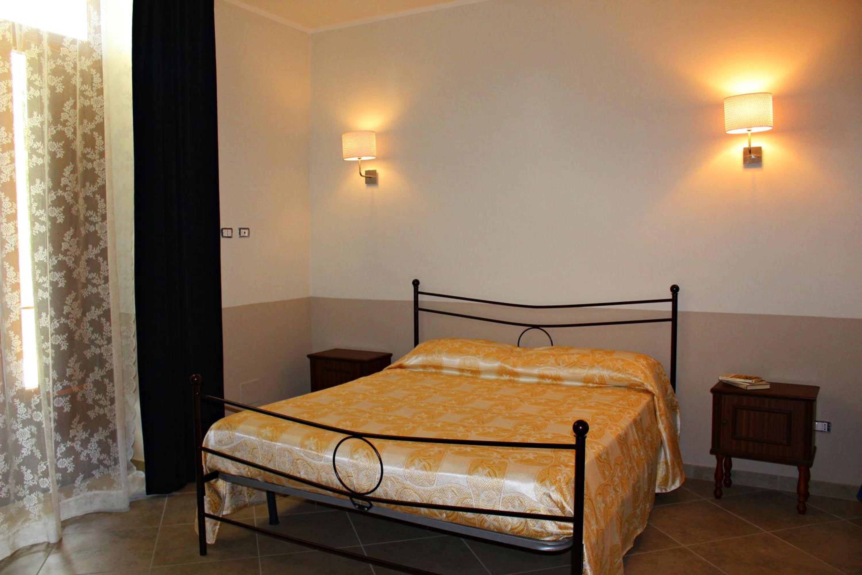 Triple Room with Shared Bathroom photo 3