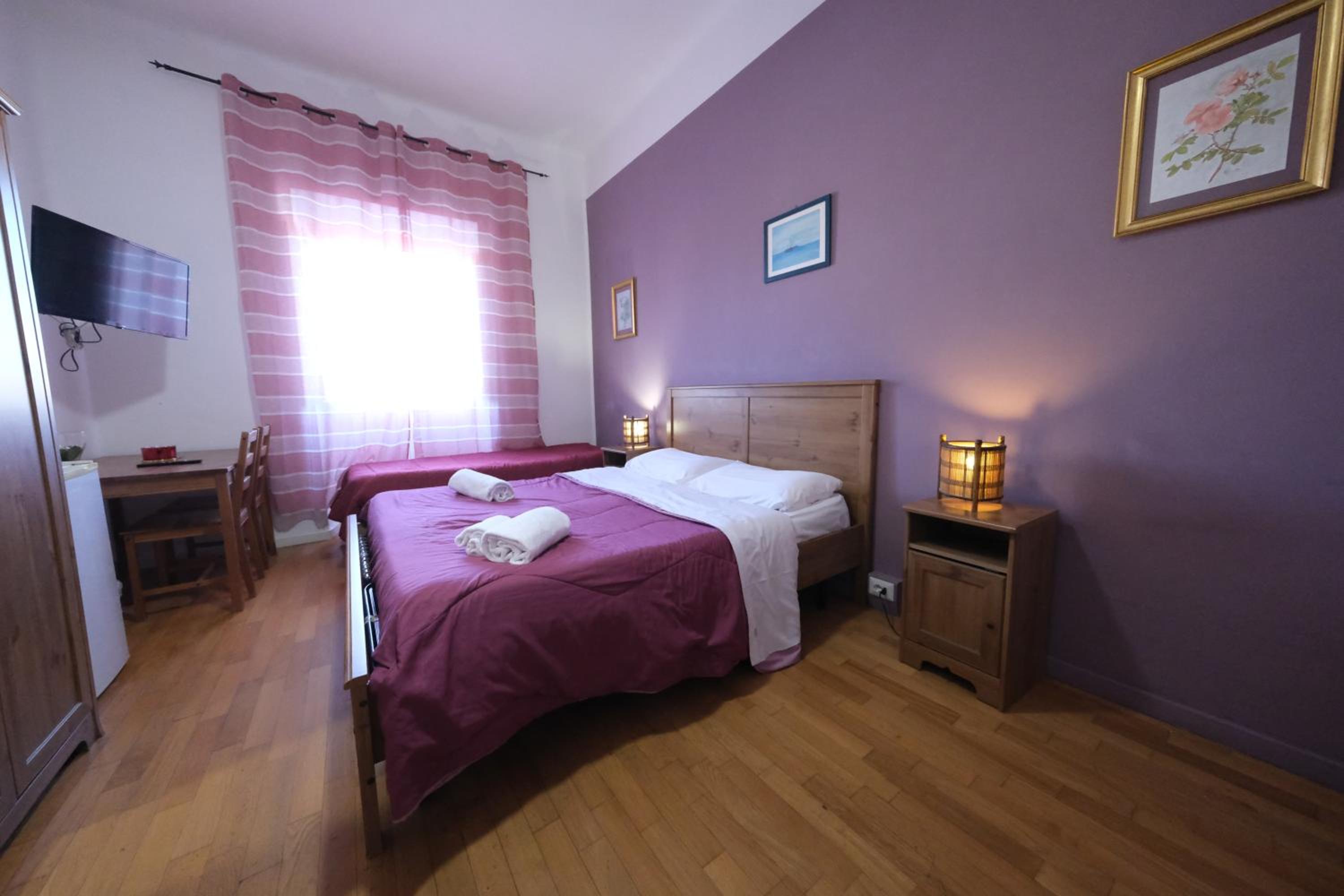Double or Twin Room with Private External Bathroom photo 3