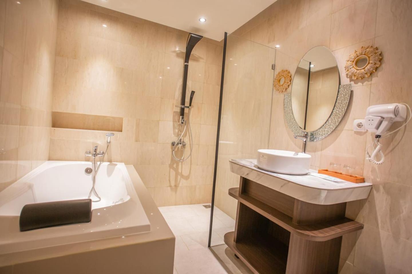 Junior Suite - Photo 11