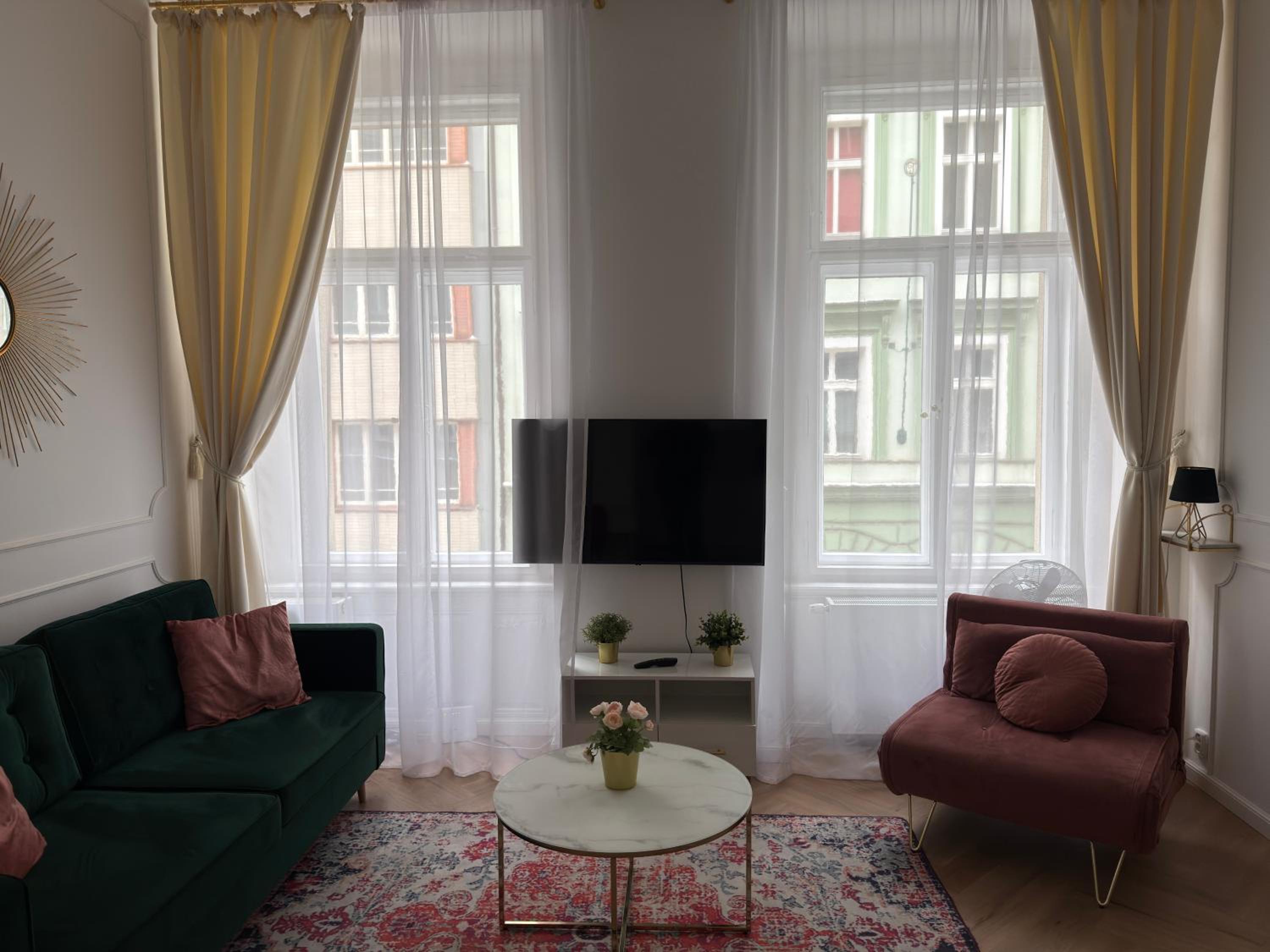 Deluxe Apartment
