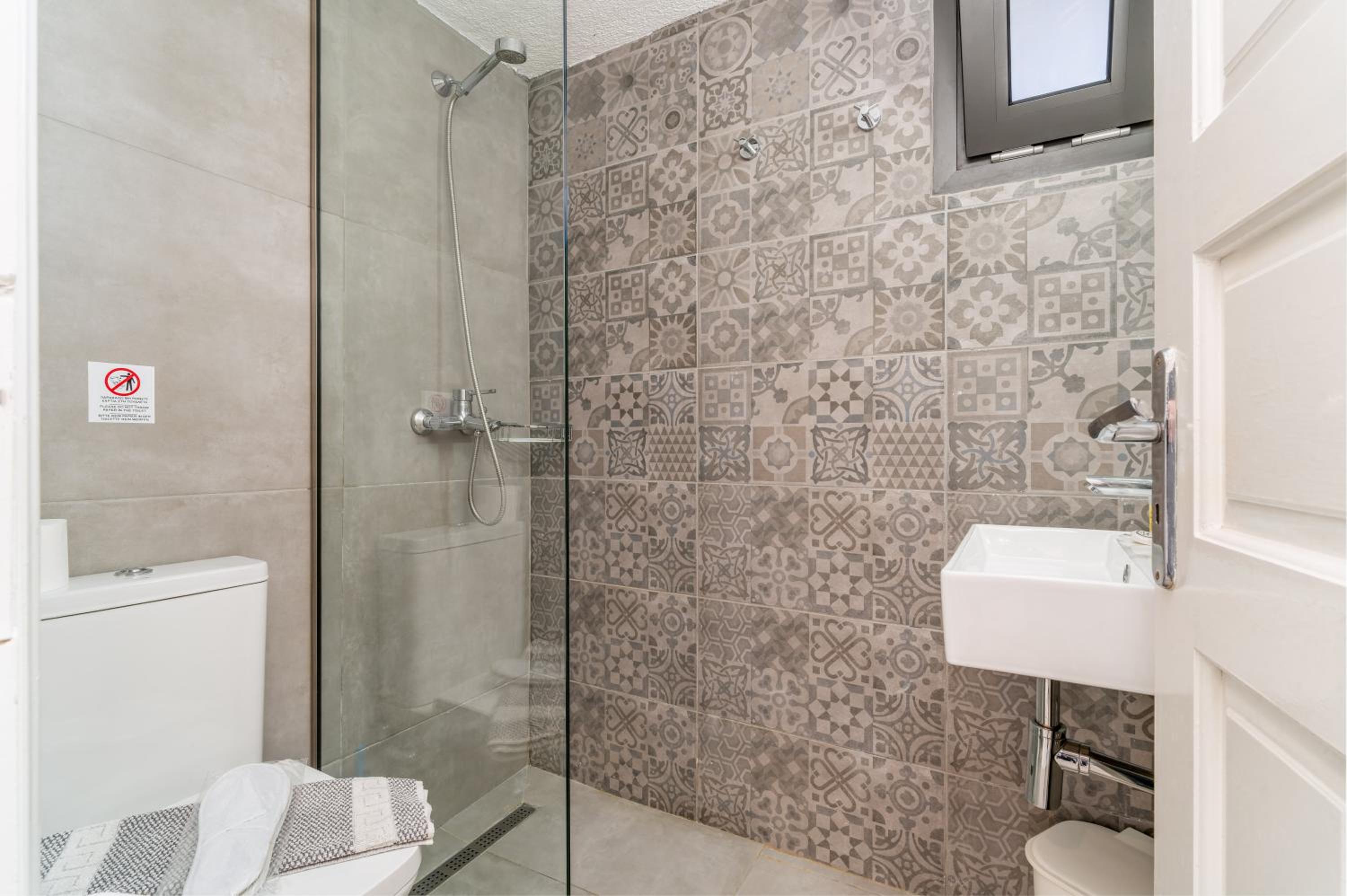Studio Apartment - Photo 9