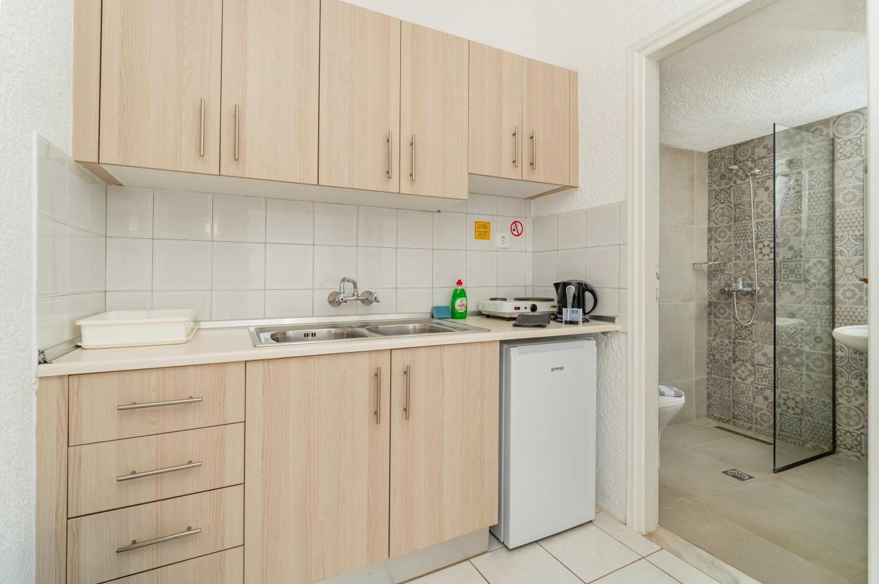 Studio Apartment - Photo 10