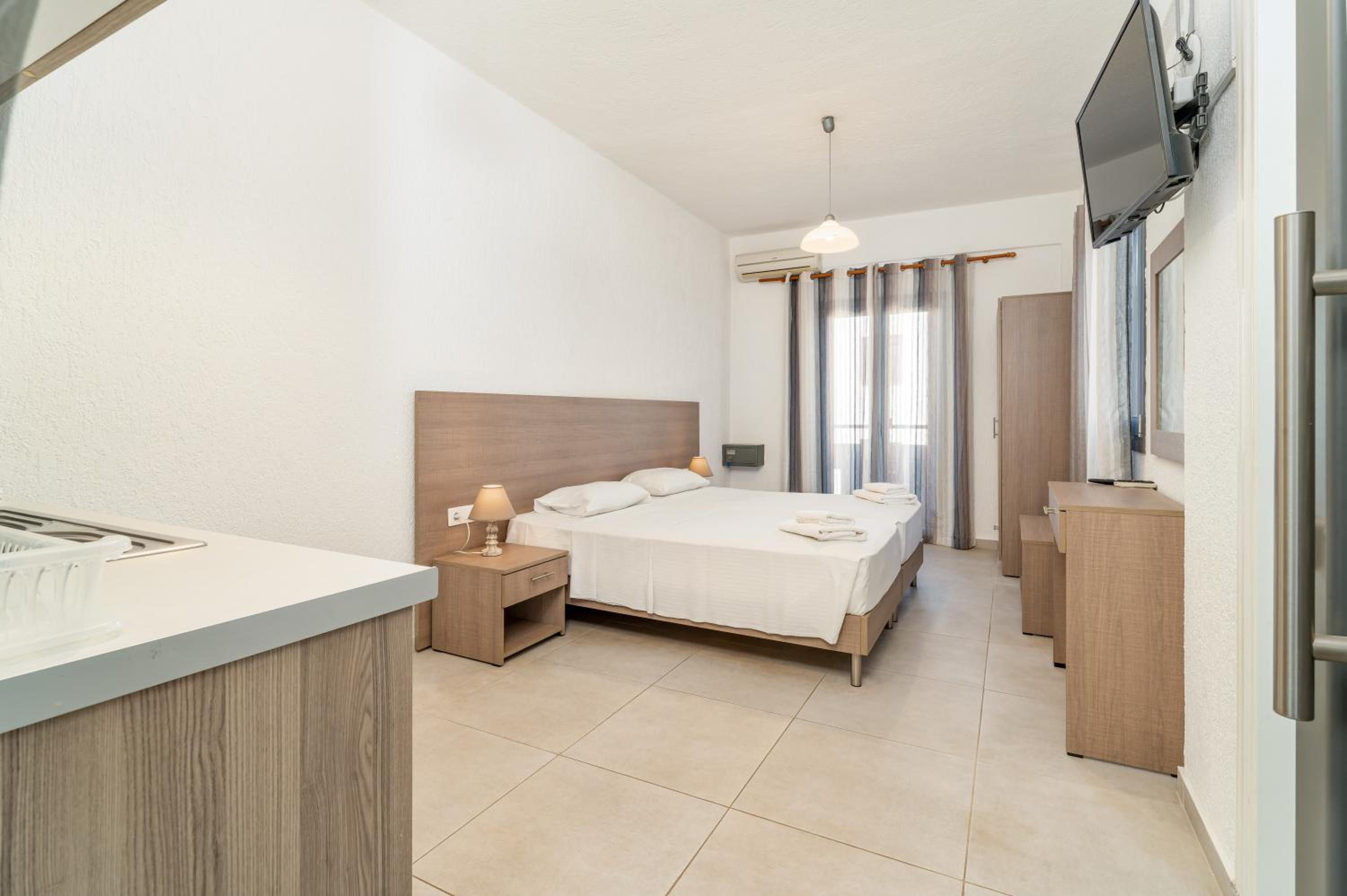Twin Room with View - Photo 2