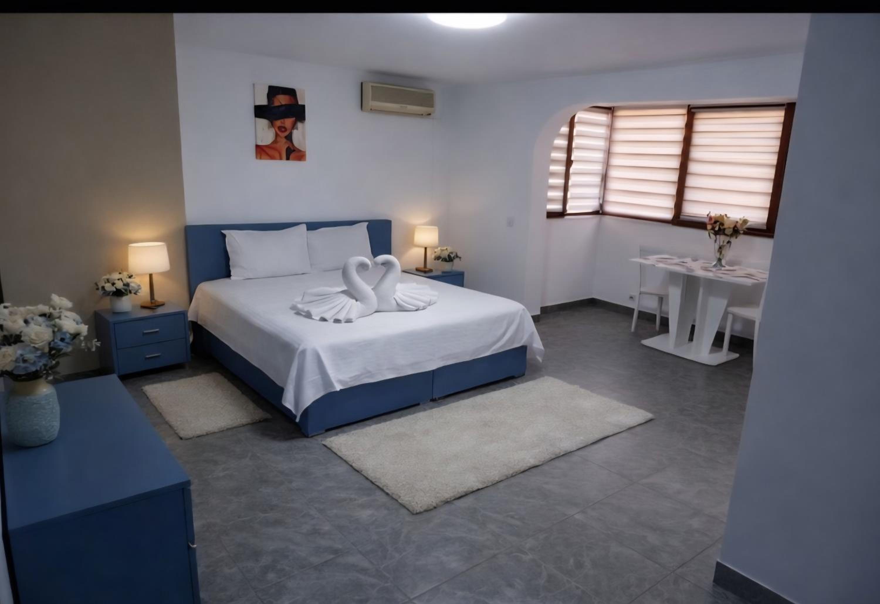 Deluxe Room (2 Adults + 1 Child) photo 1