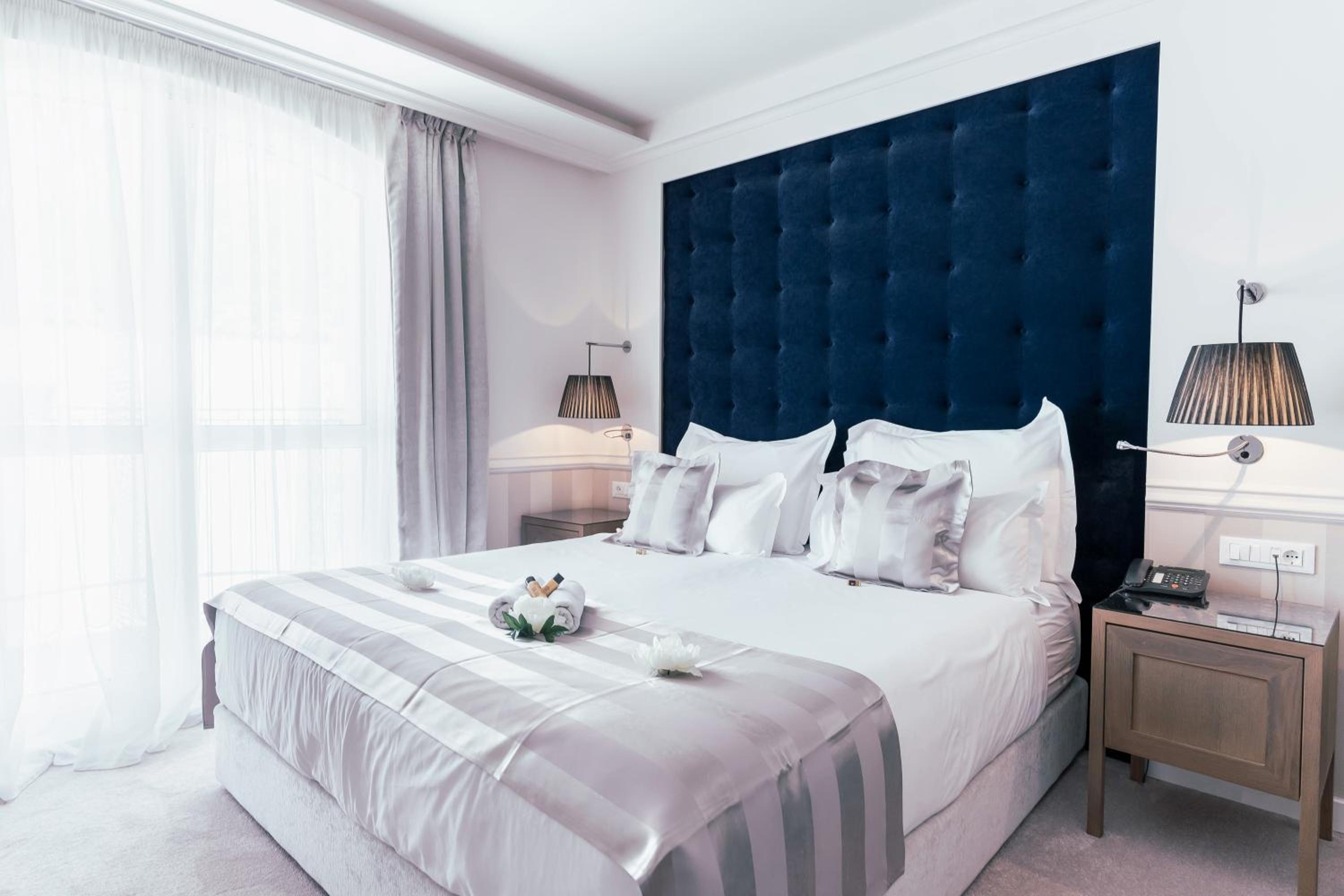 Deluxe Suite with Sea View photo 2
