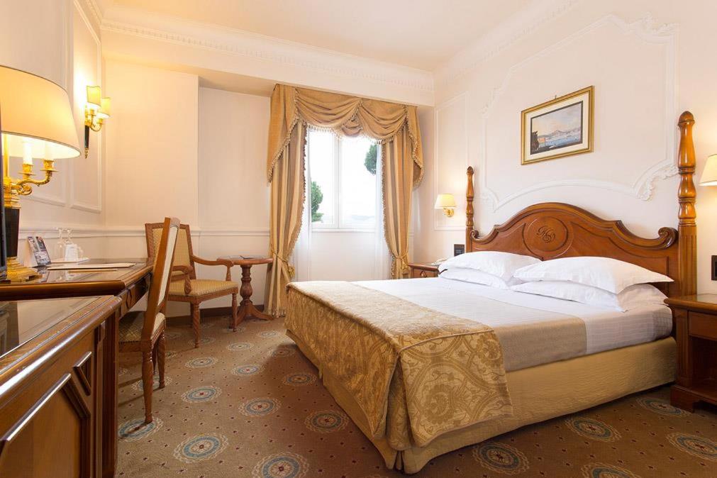 Double Room (1 Adult)