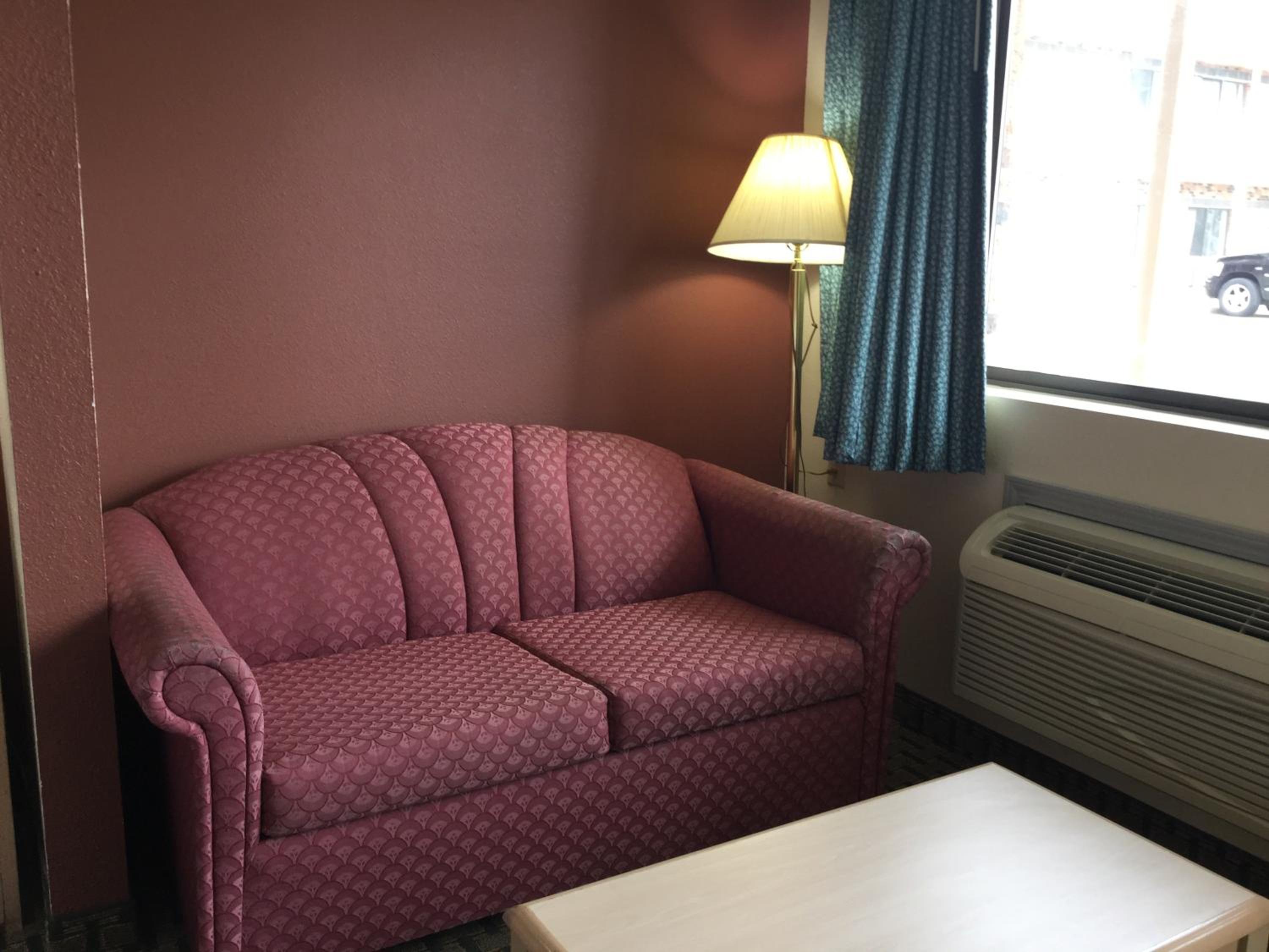 King Room - Non-Smoking - Photo 7