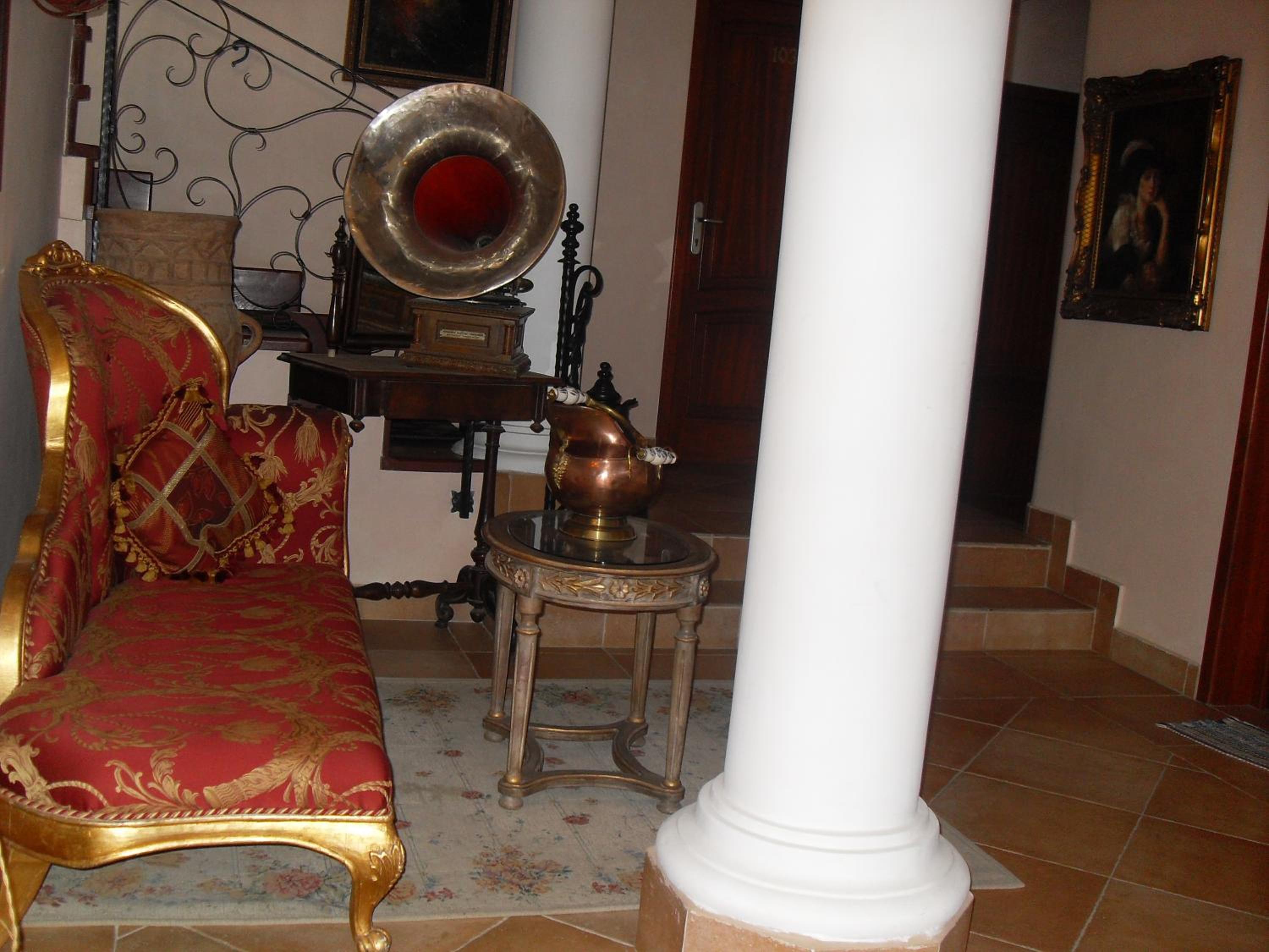 Double or Twin Room with Balcony - Photo 27