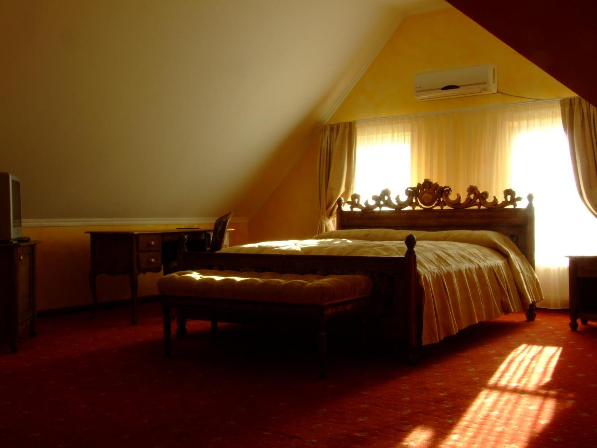 Double or Twin Room with Balcony - Photo 30