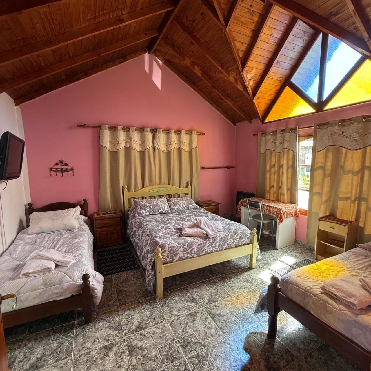 Triple Room with Shared Bathroom photo 2
