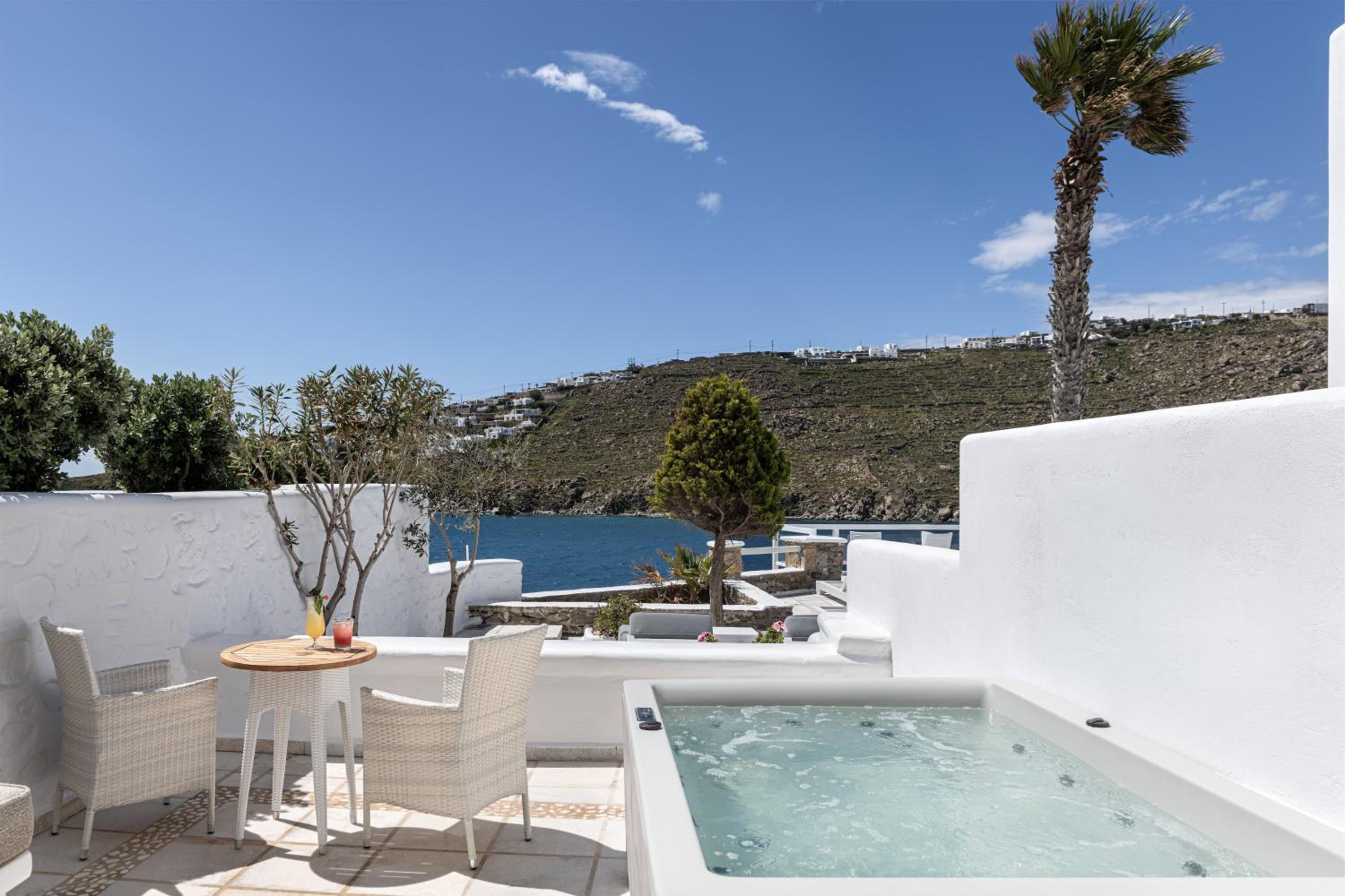 Magnificent Suite Sea View Outdoor Jacuzzi